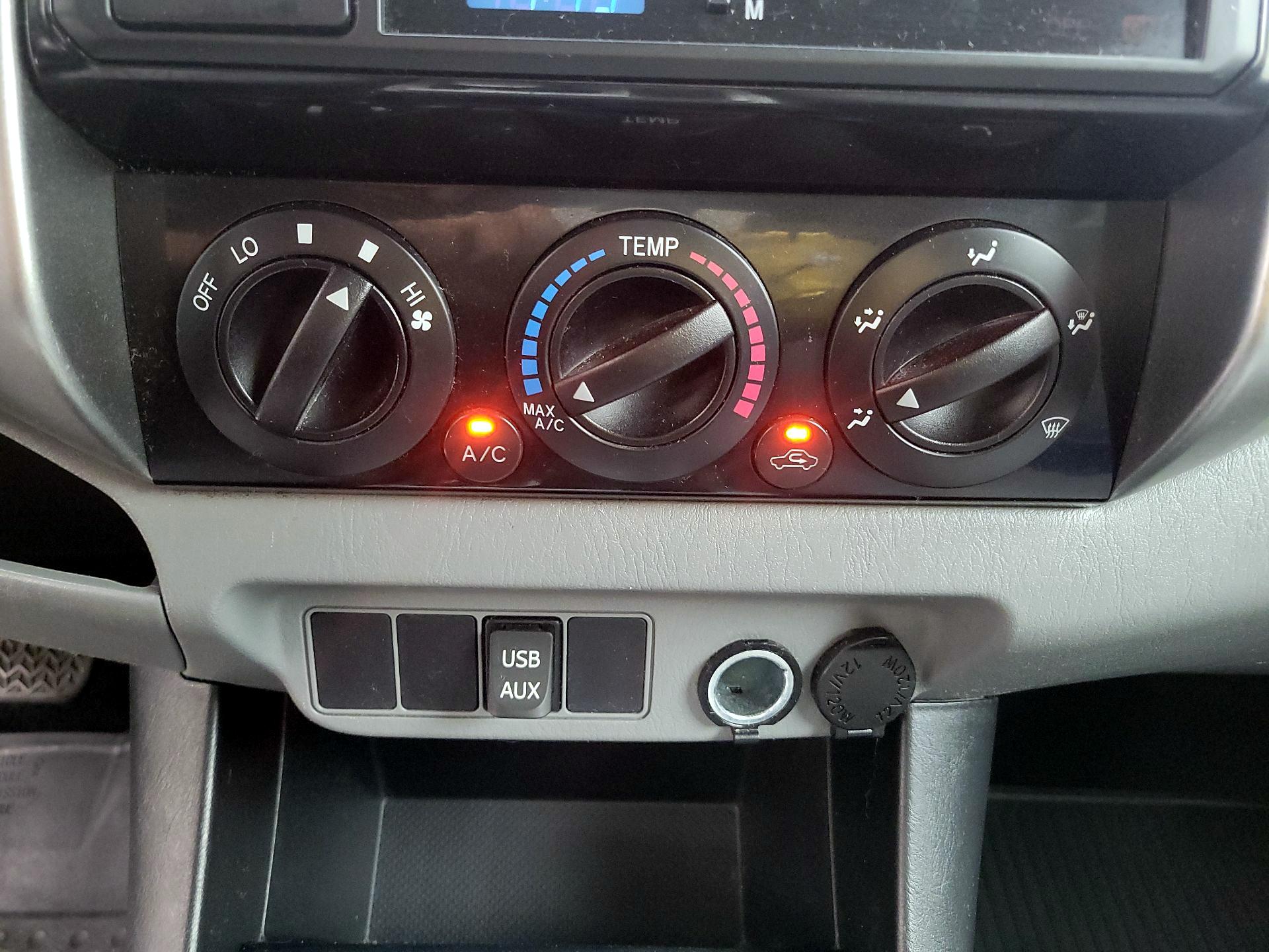 Thumbnail: 2014 Toyota Tacoma - 16
