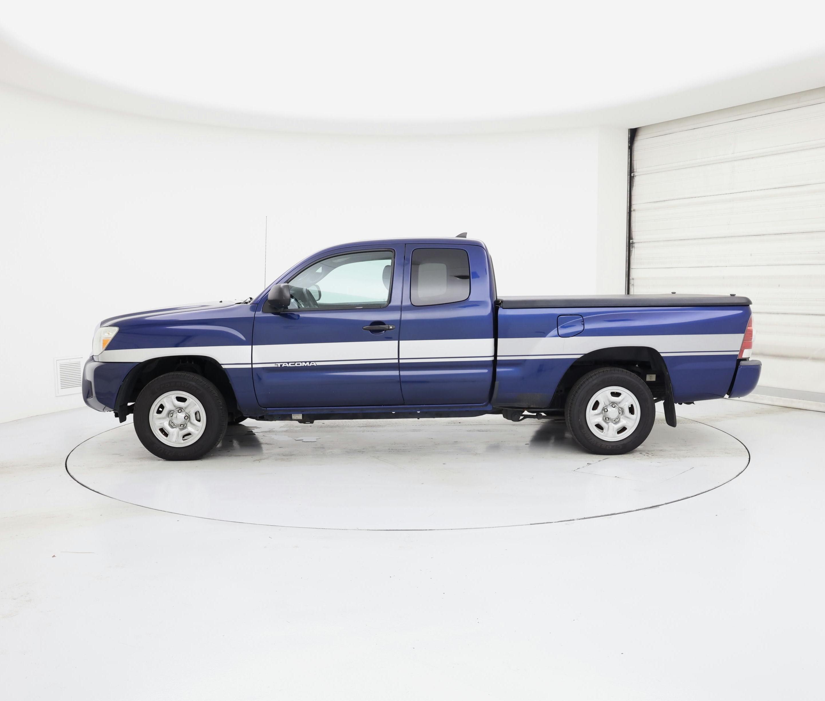 Thumbnail: 2014 Toyota Tacoma - 3