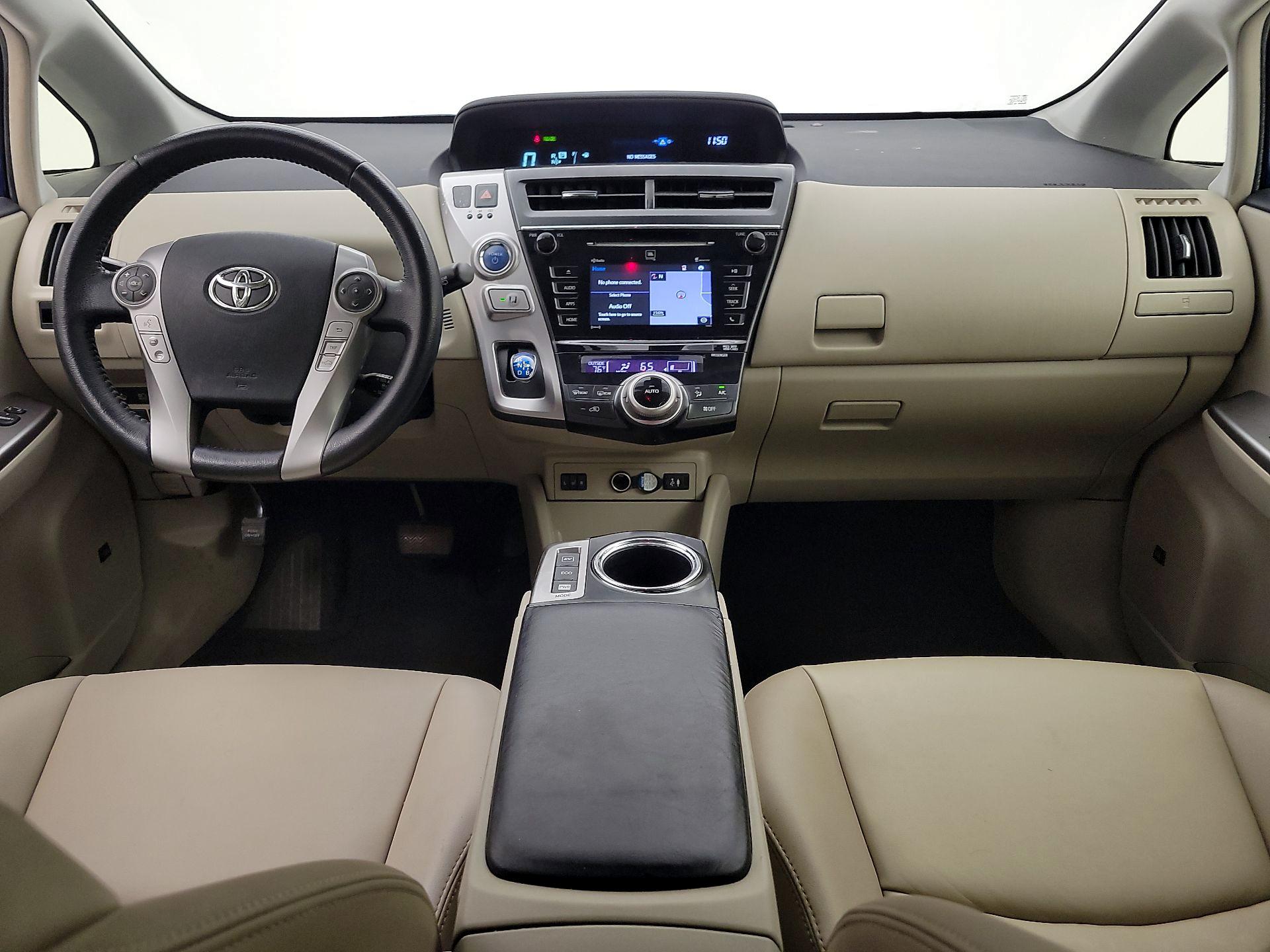 Thumbnail: 2017 Toyota Prius v - 9