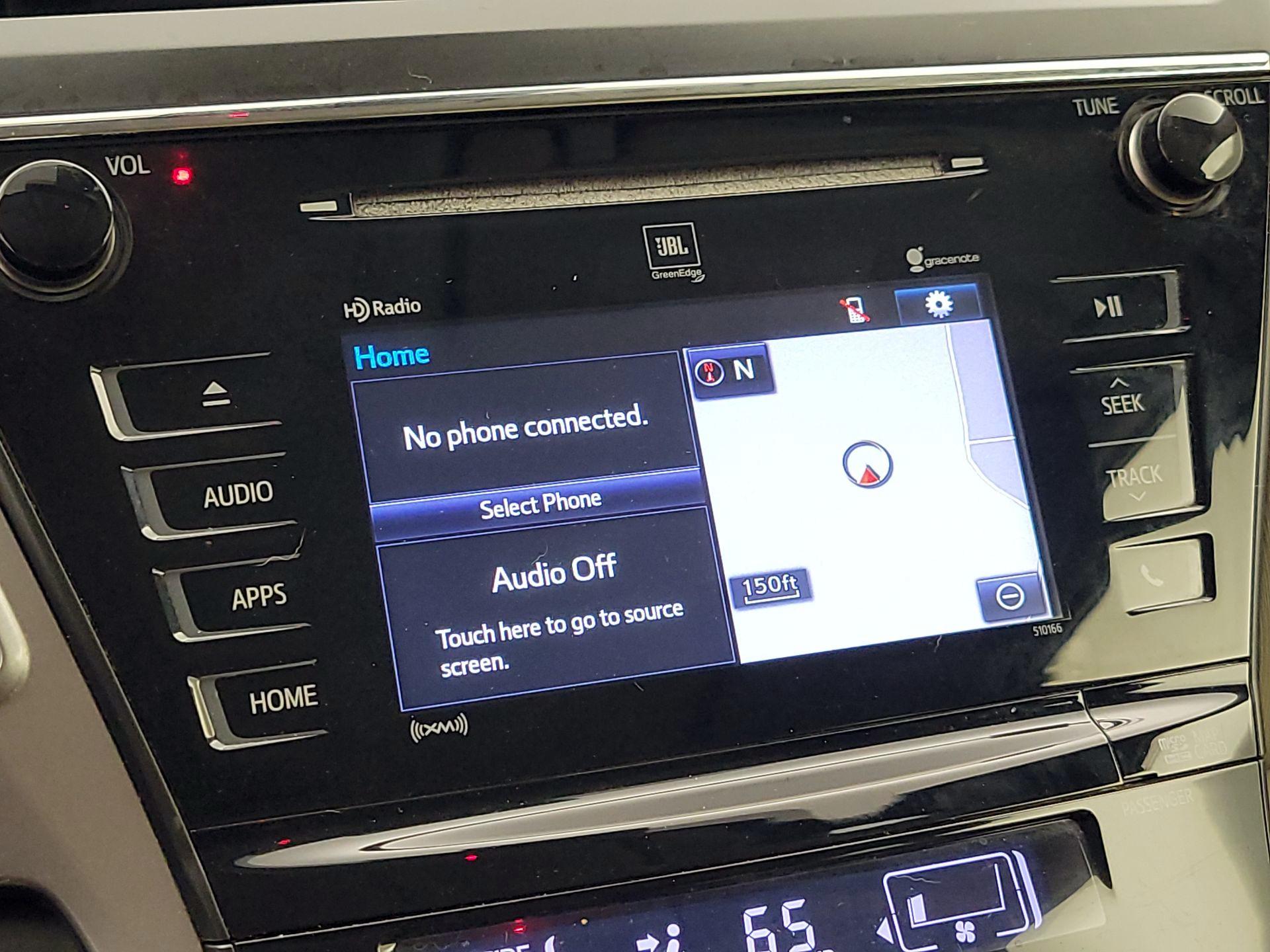 Thumbnail: 2017 Toyota Prius v - 15