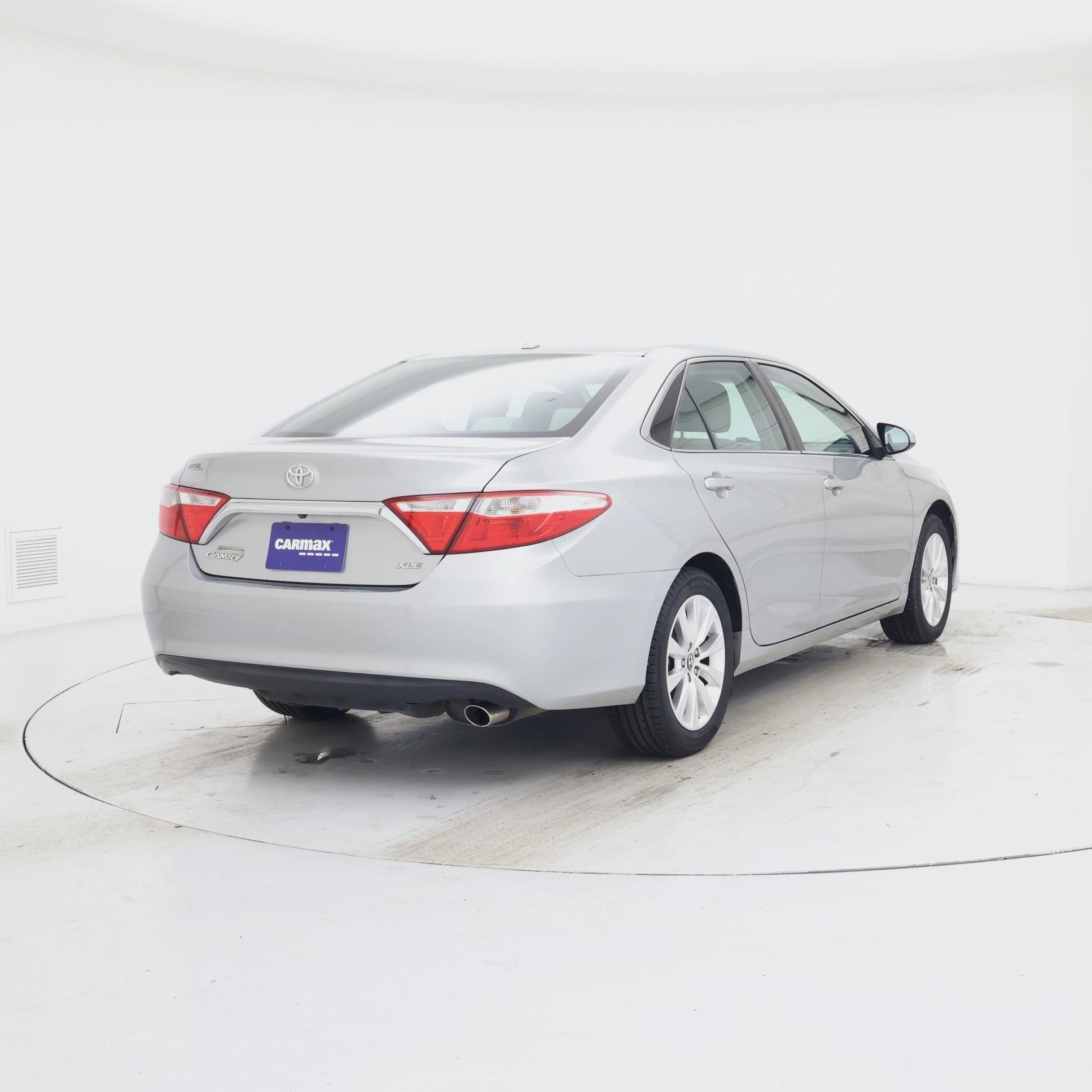 Thumbnail: 2017 Toyota Camry - 8