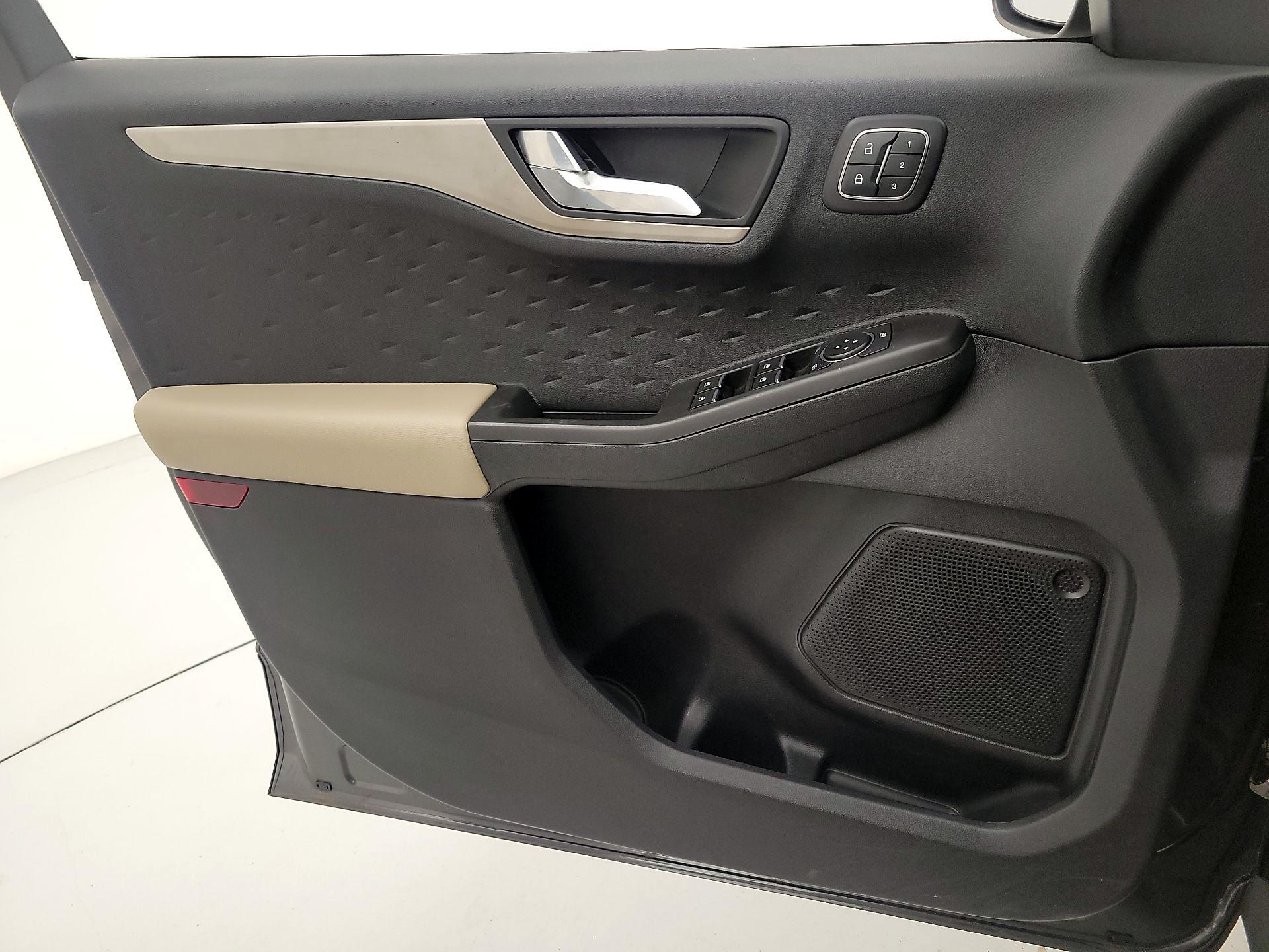 Thumbnail: 2020 Ford Escape - 12