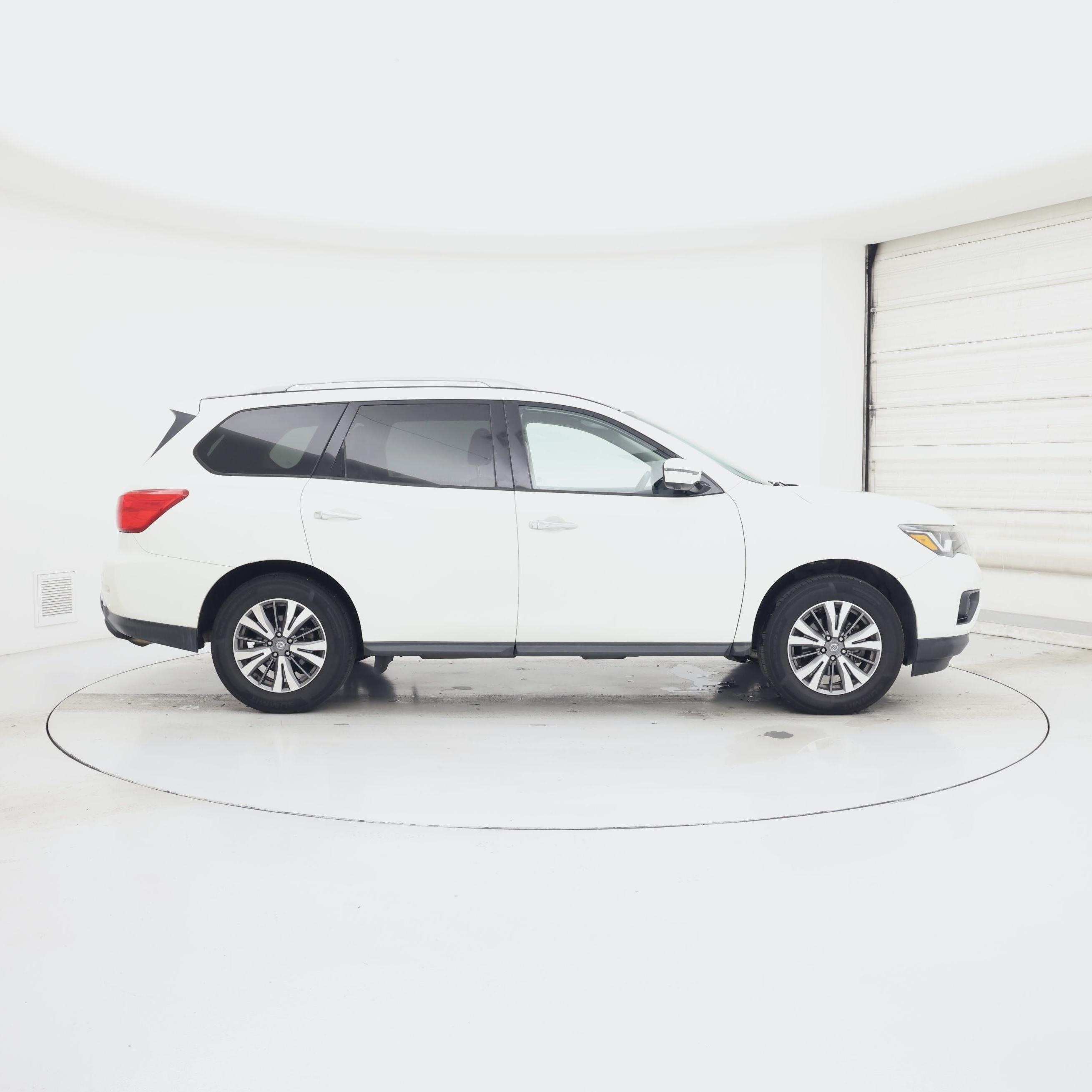 Thumbnail: 2020 Nissan Pathfinder - 7
