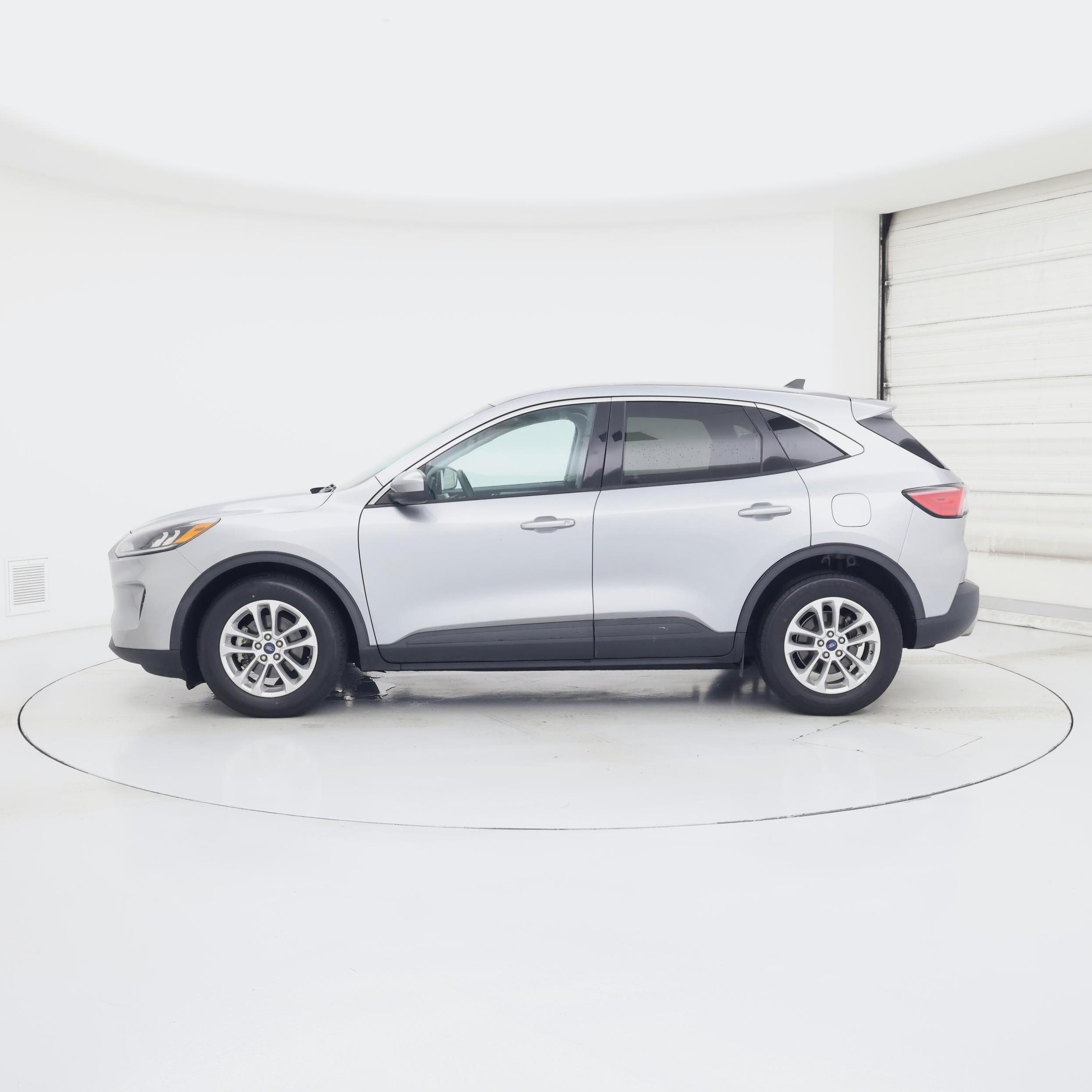 Thumbnail: 2021 Ford Escape - 3