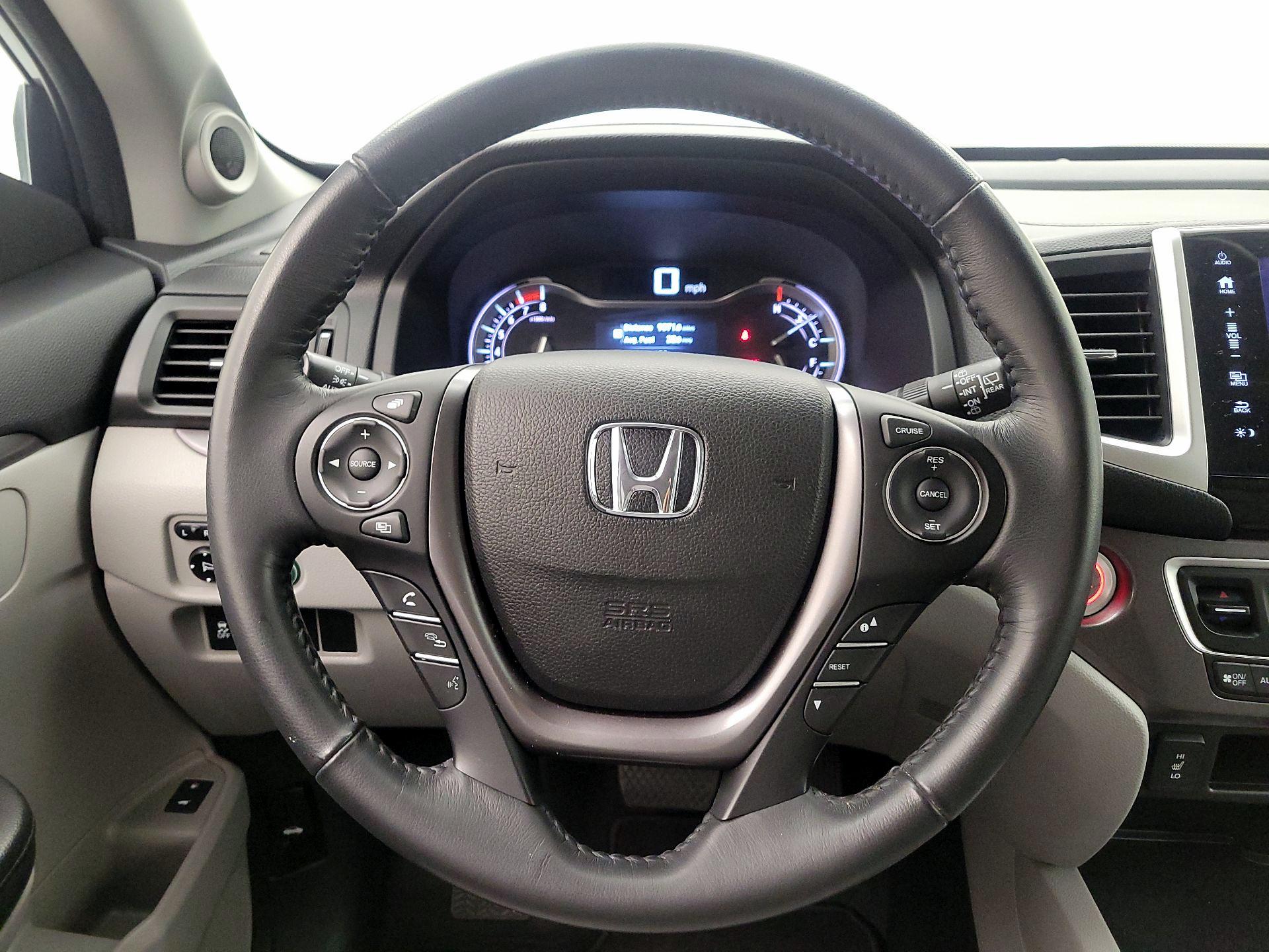 Thumbnail: 2017 Honda Pilot - 10