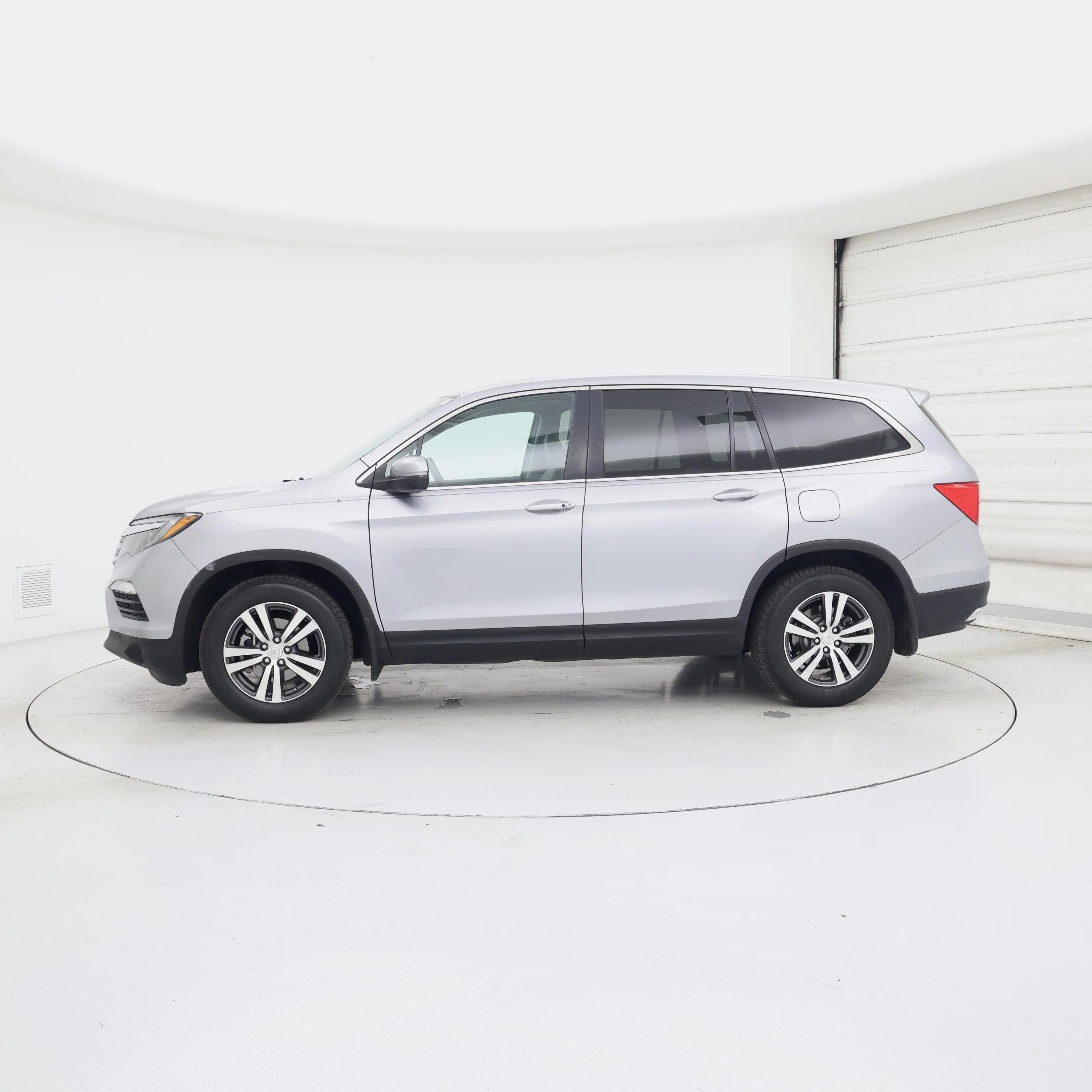 Thumbnail: 2017 Honda Pilot - 3