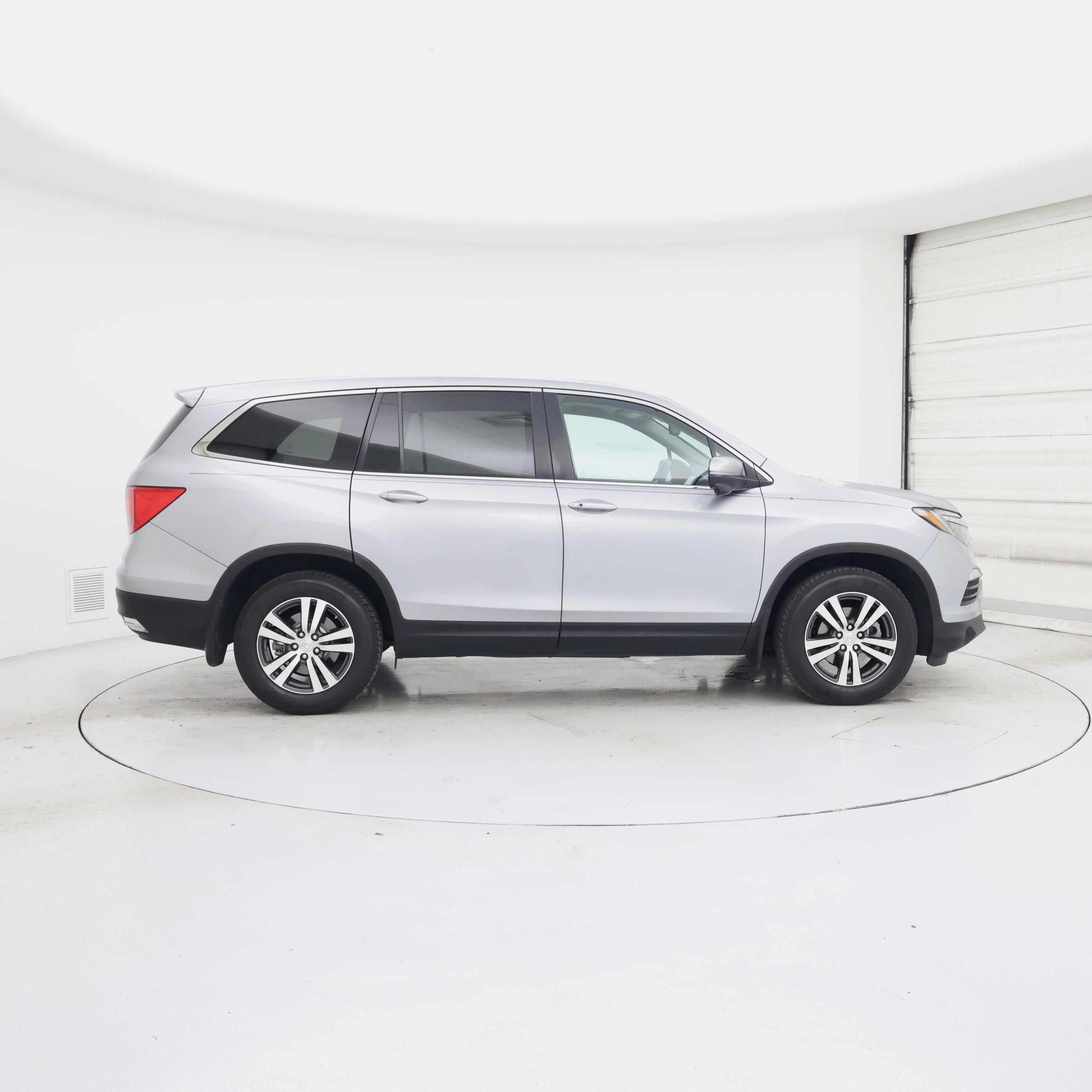 Thumbnail: 2017 Honda Pilot - 7
