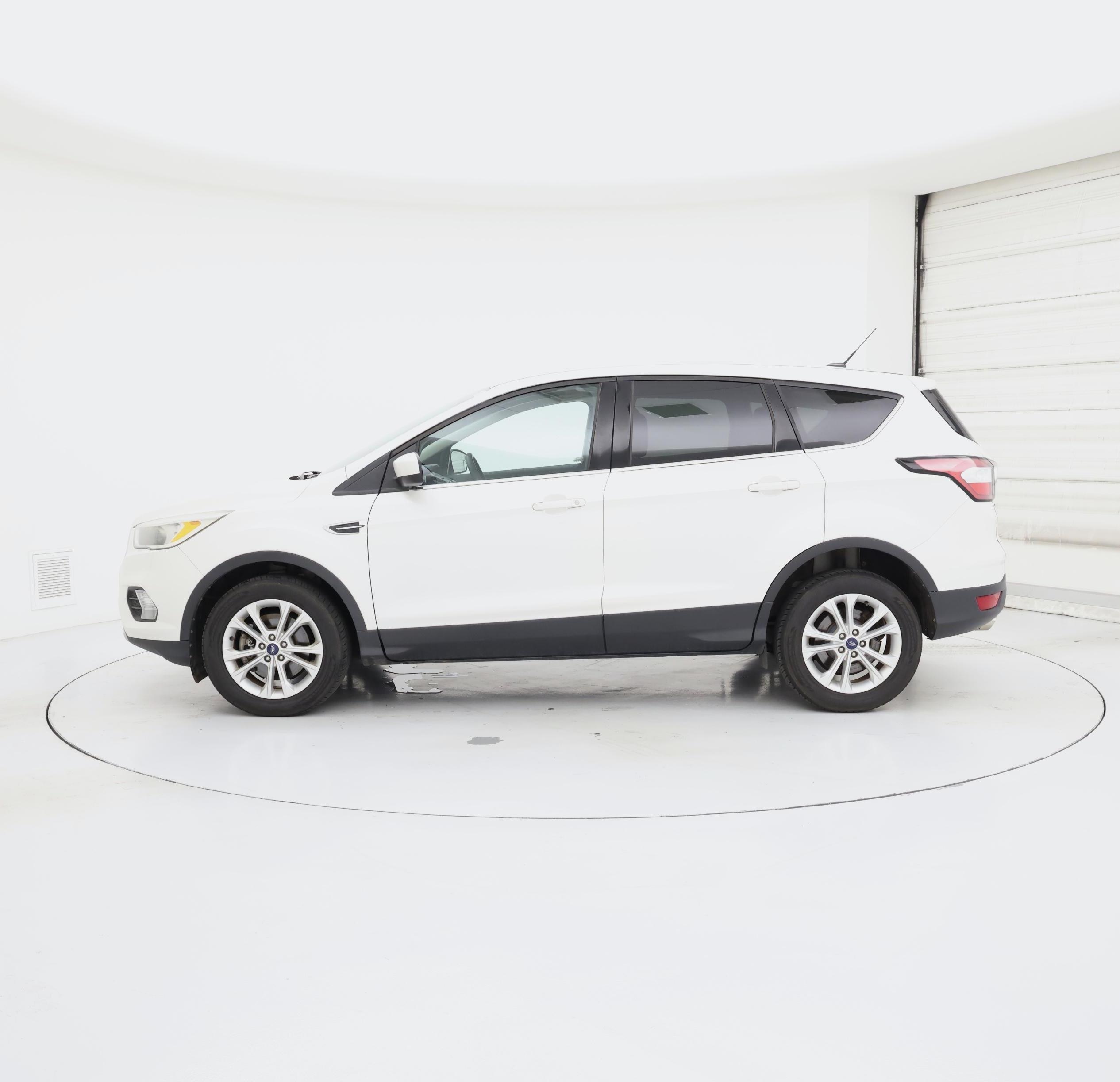 Thumbnail: 2017 Ford Escape - 3