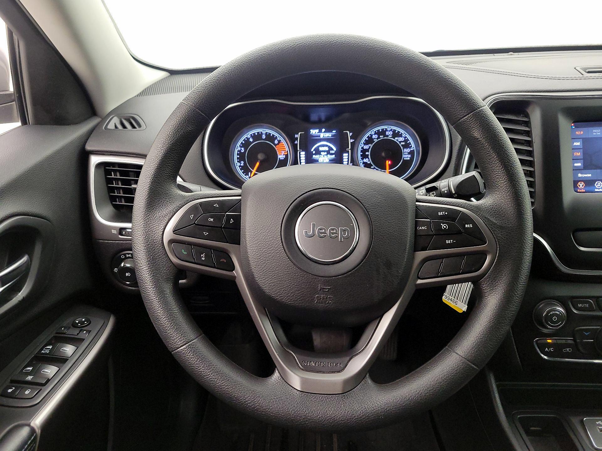 Thumbnail: 2019 Jeep Cherokee - 10