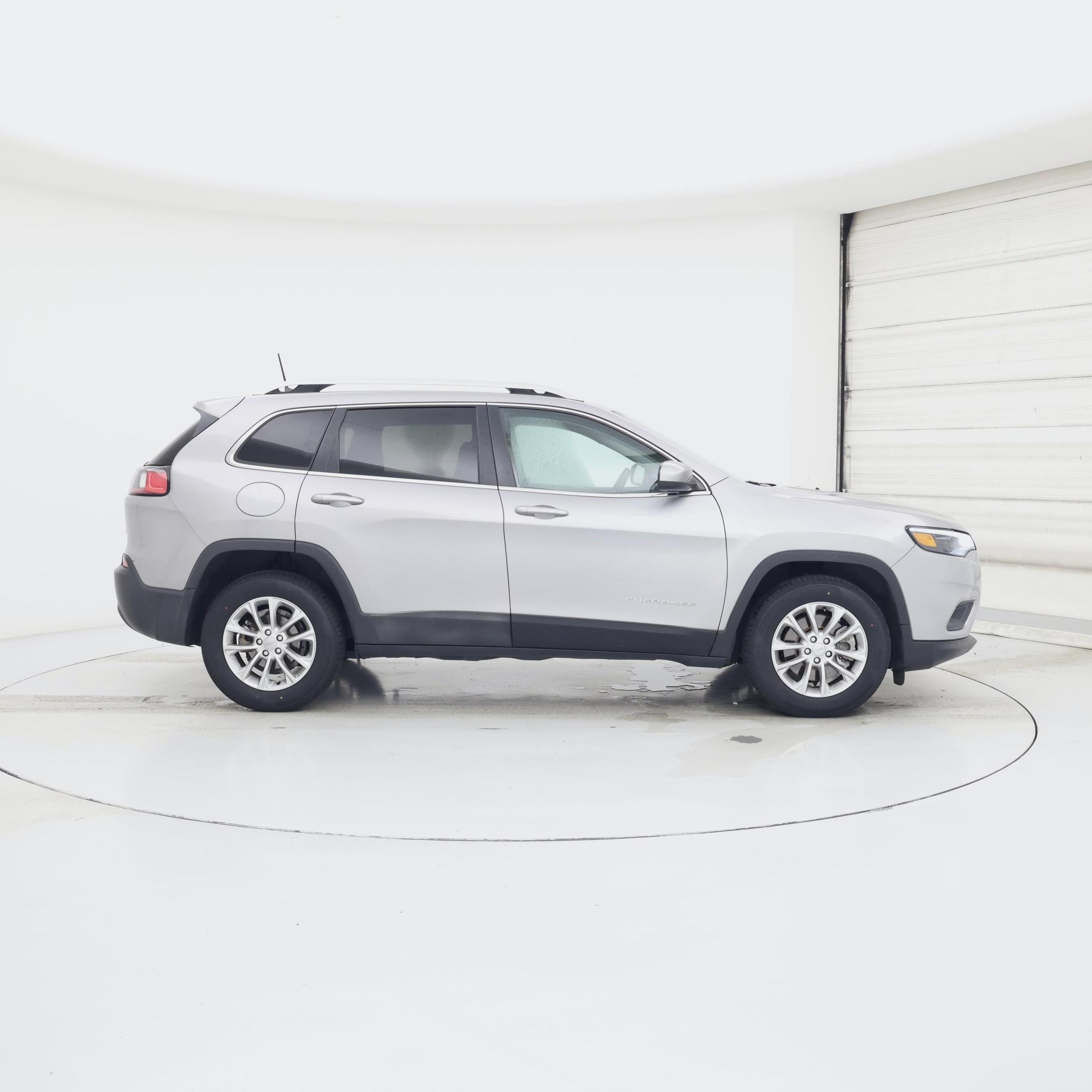 Thumbnail: 2019 Jeep Cherokee - 7