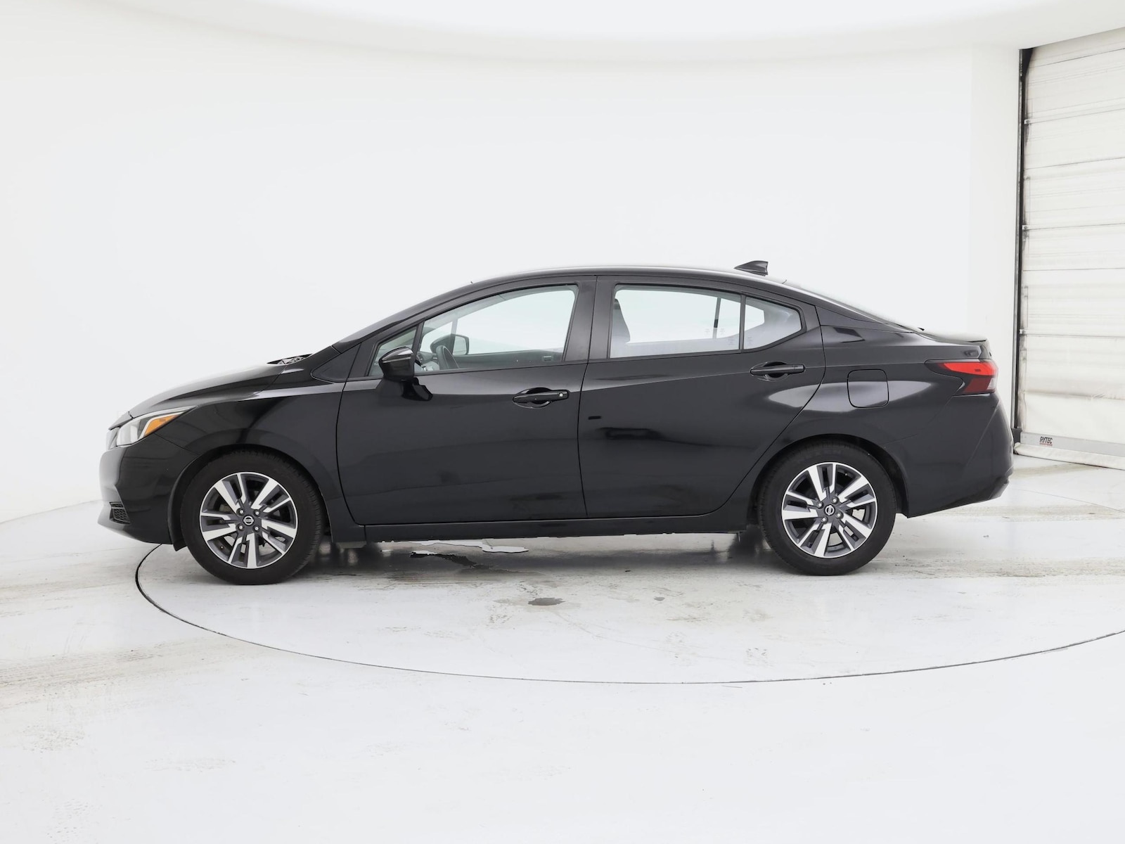 2020 Nissan Versa Sedan SV - Photo 4