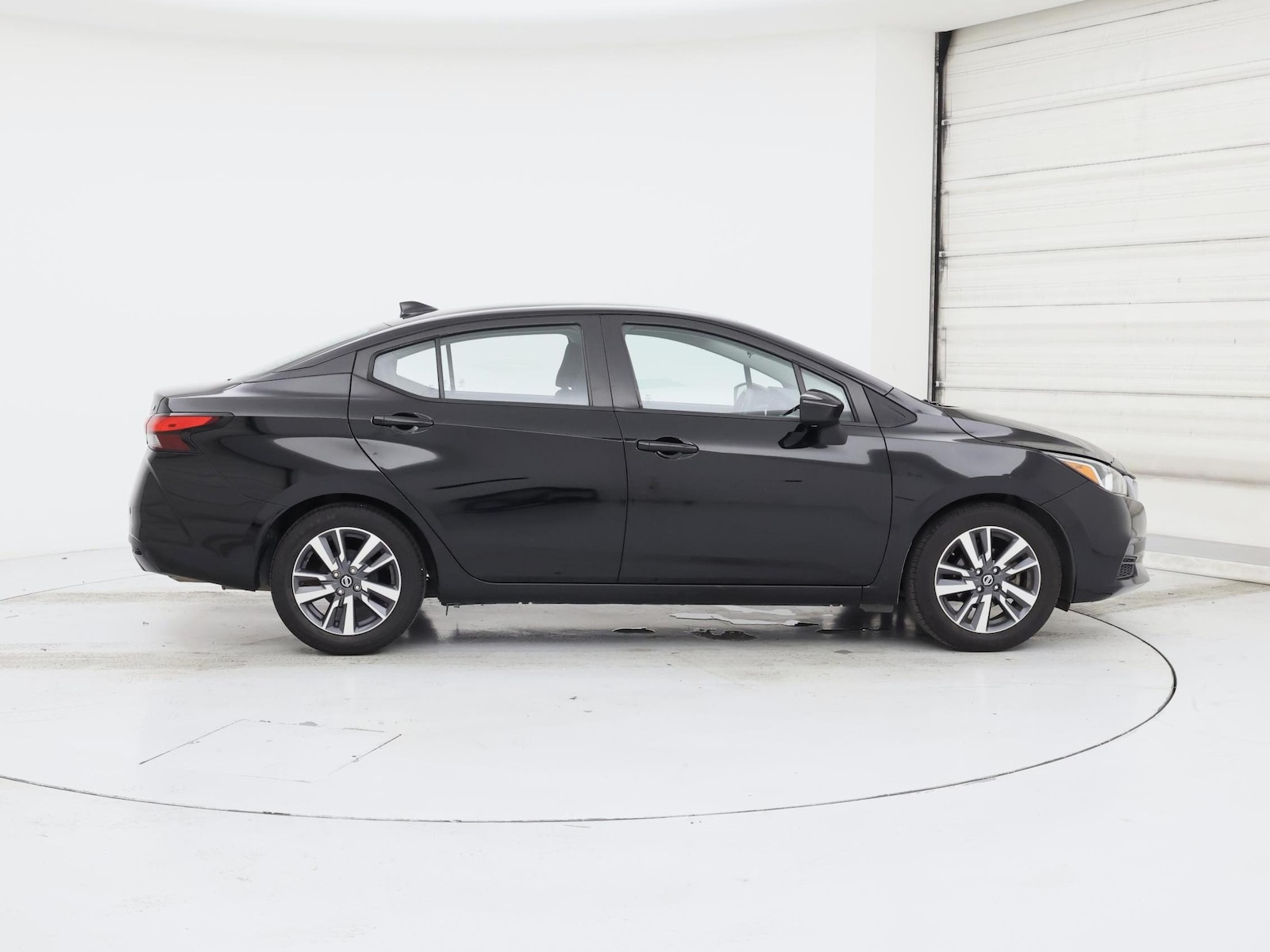 2020 Nissan Versa Sedan SV - Photo 8