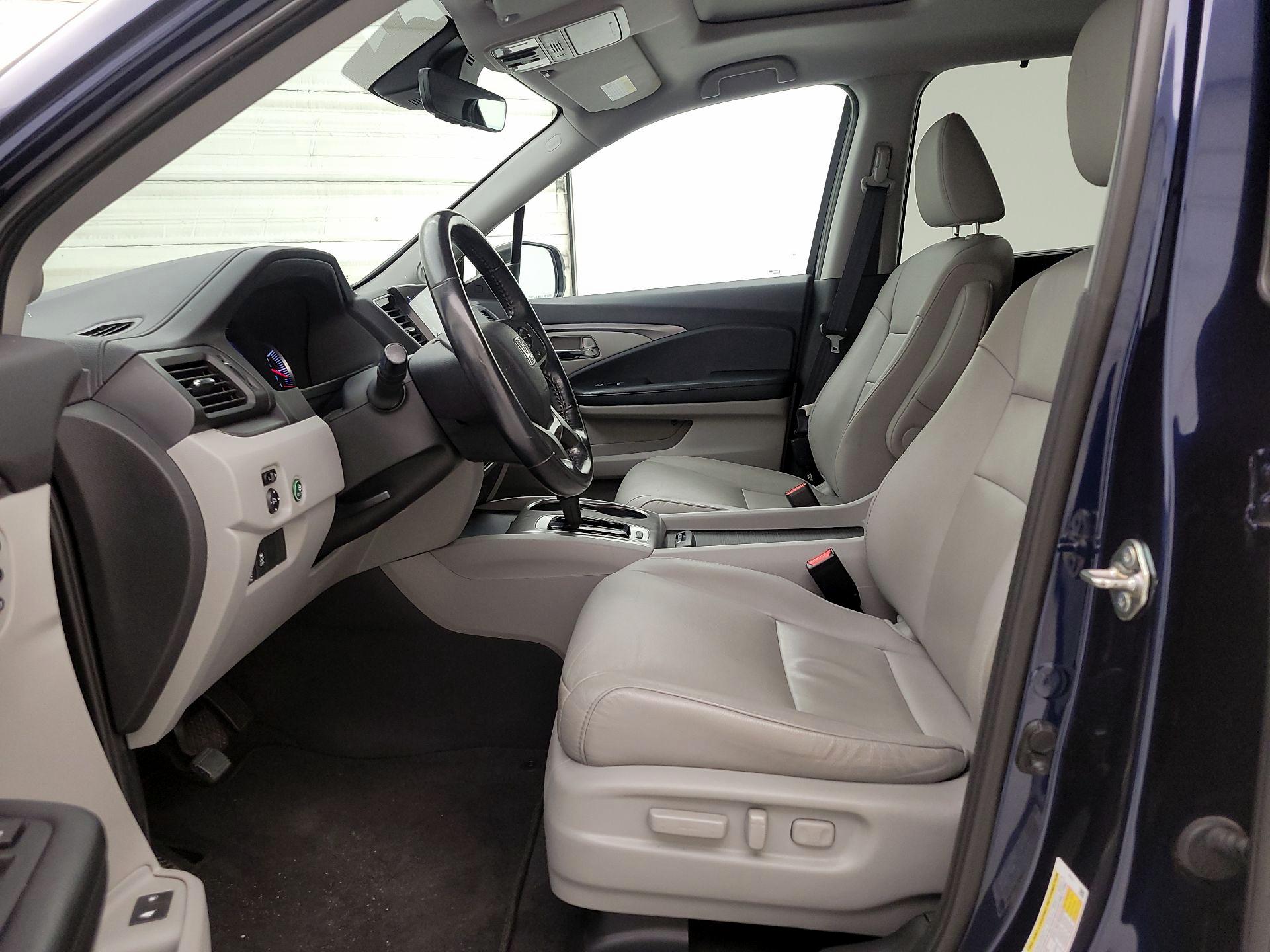 Thumbnail: 2019 Honda Pilot - 11