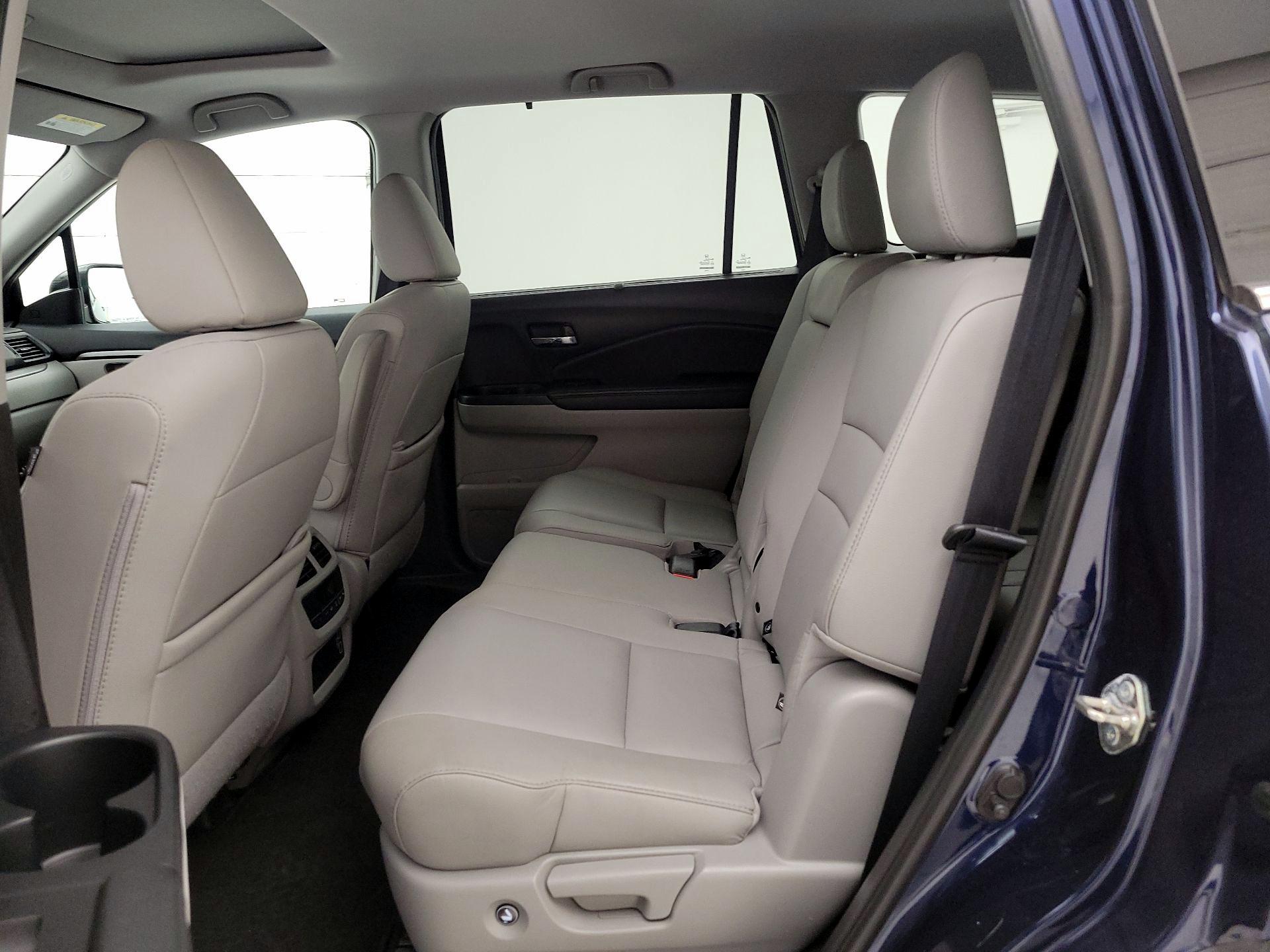 Thumbnail: 2019 Honda Pilot - 19