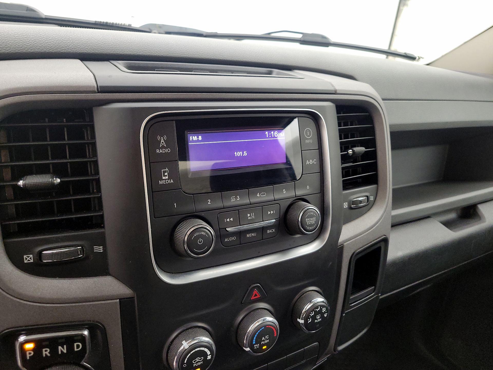 Thumbnail: 2019 RAM 1500 Classic - 14