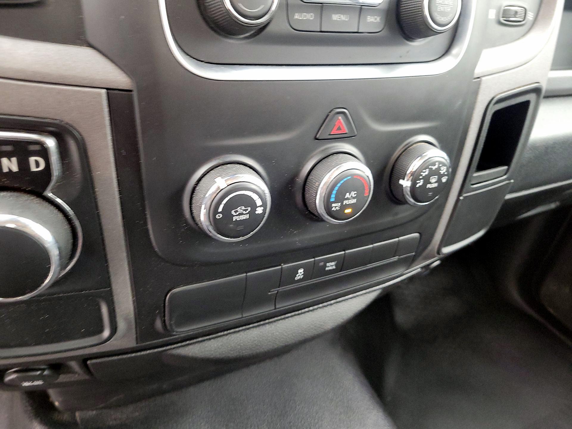 Thumbnail: 2019 RAM 1500 Classic - 15