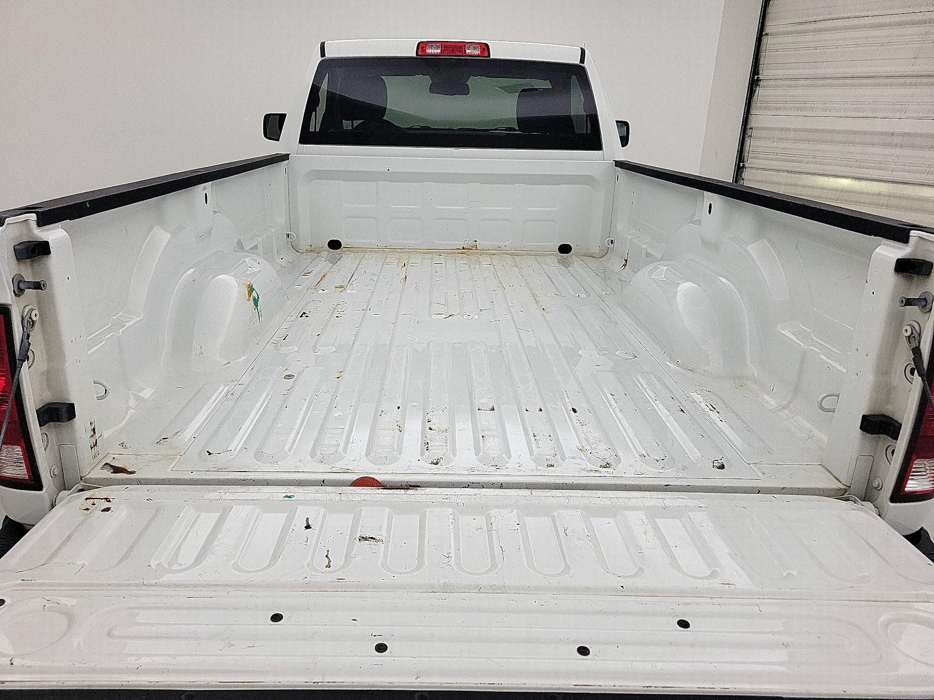 Thumbnail: 2019 RAM 1500 Classic - 17