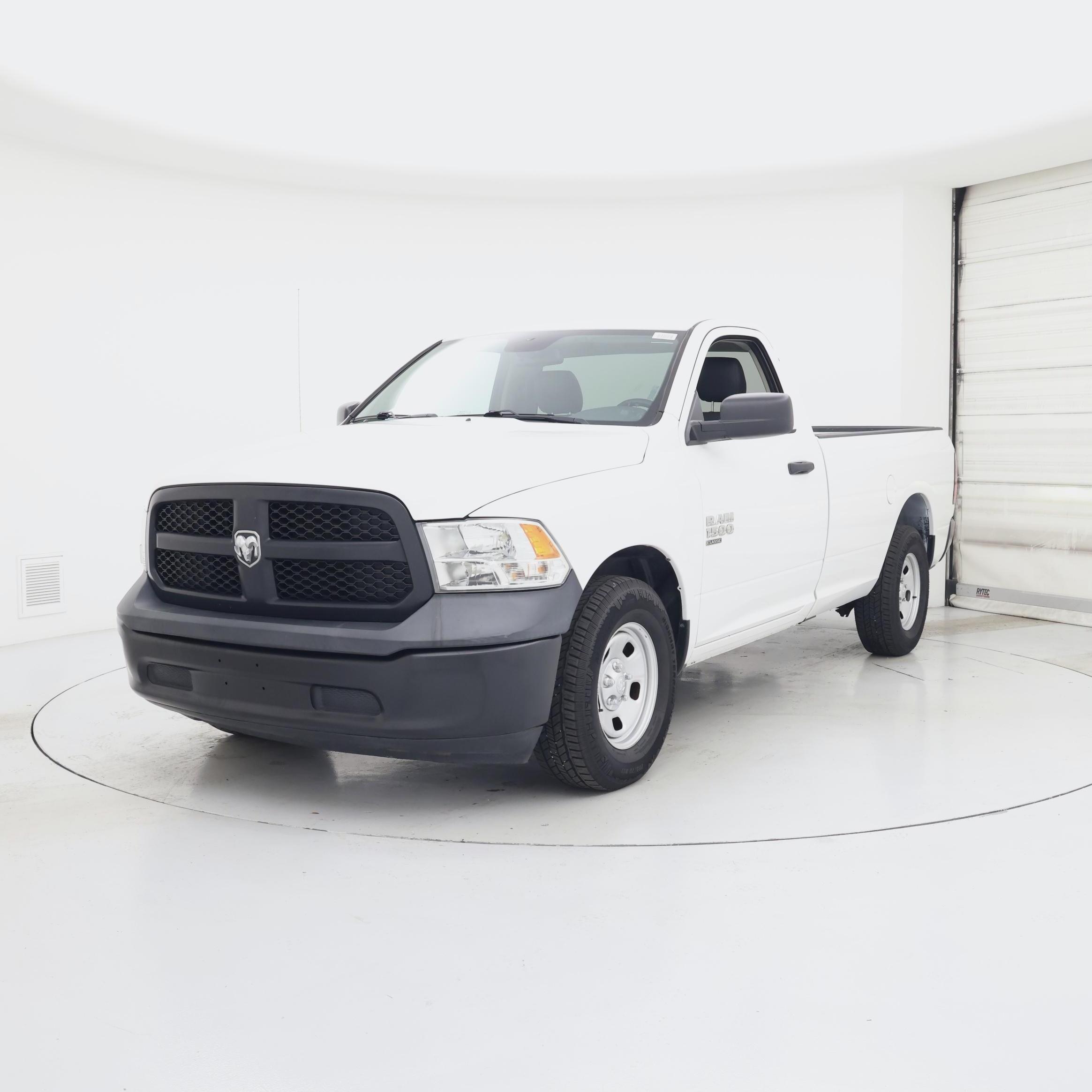 Thumbnail: 2019 RAM 1500 Classic - 4