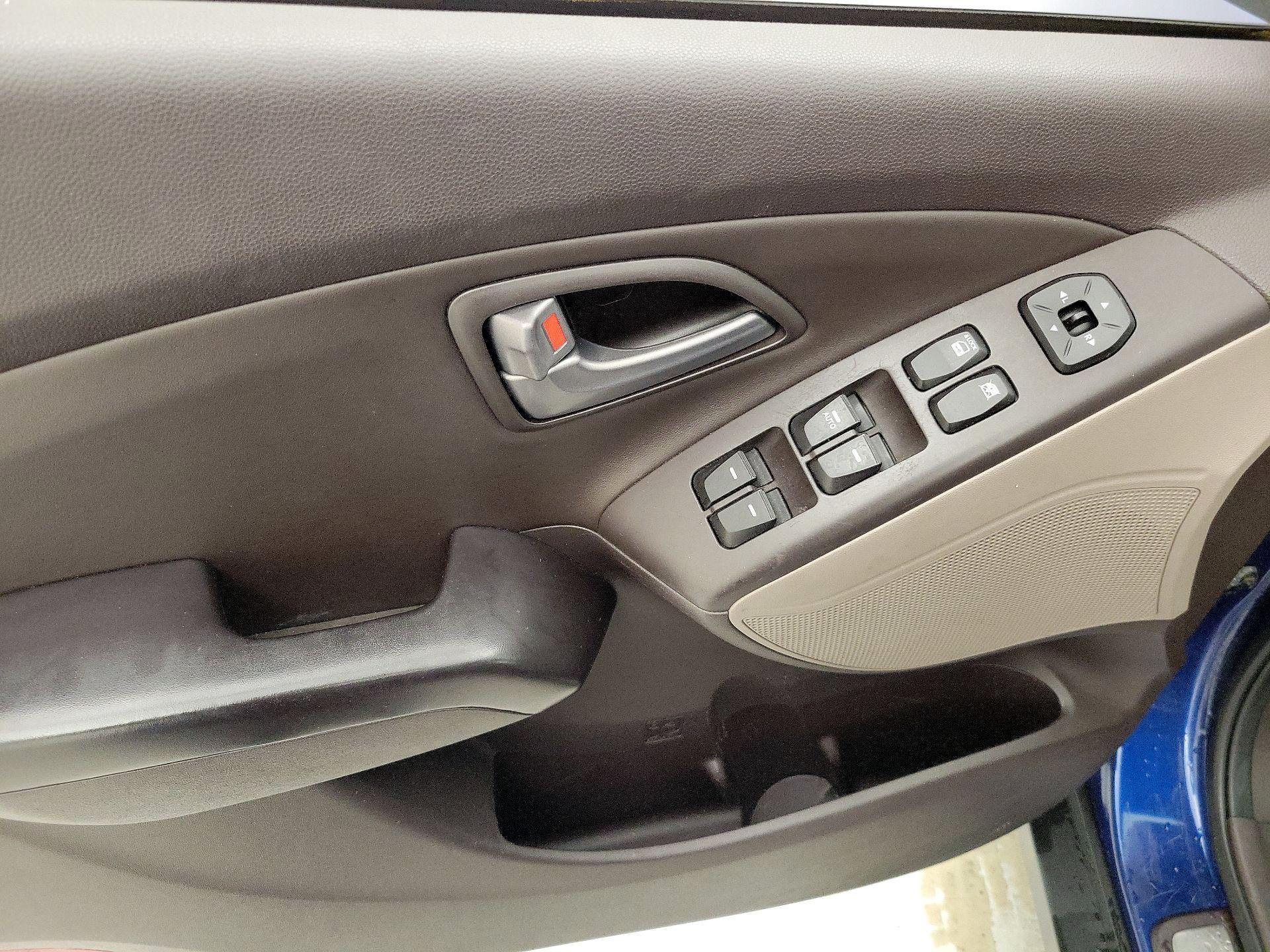 Thumbnail: 2014 Hyundai Tucson - 12