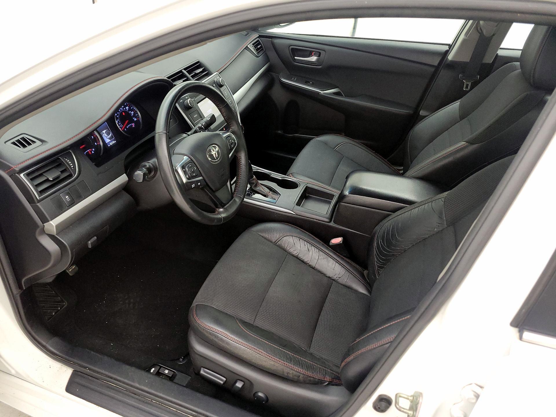 Thumbnail: 2017 Toyota Camry - 11