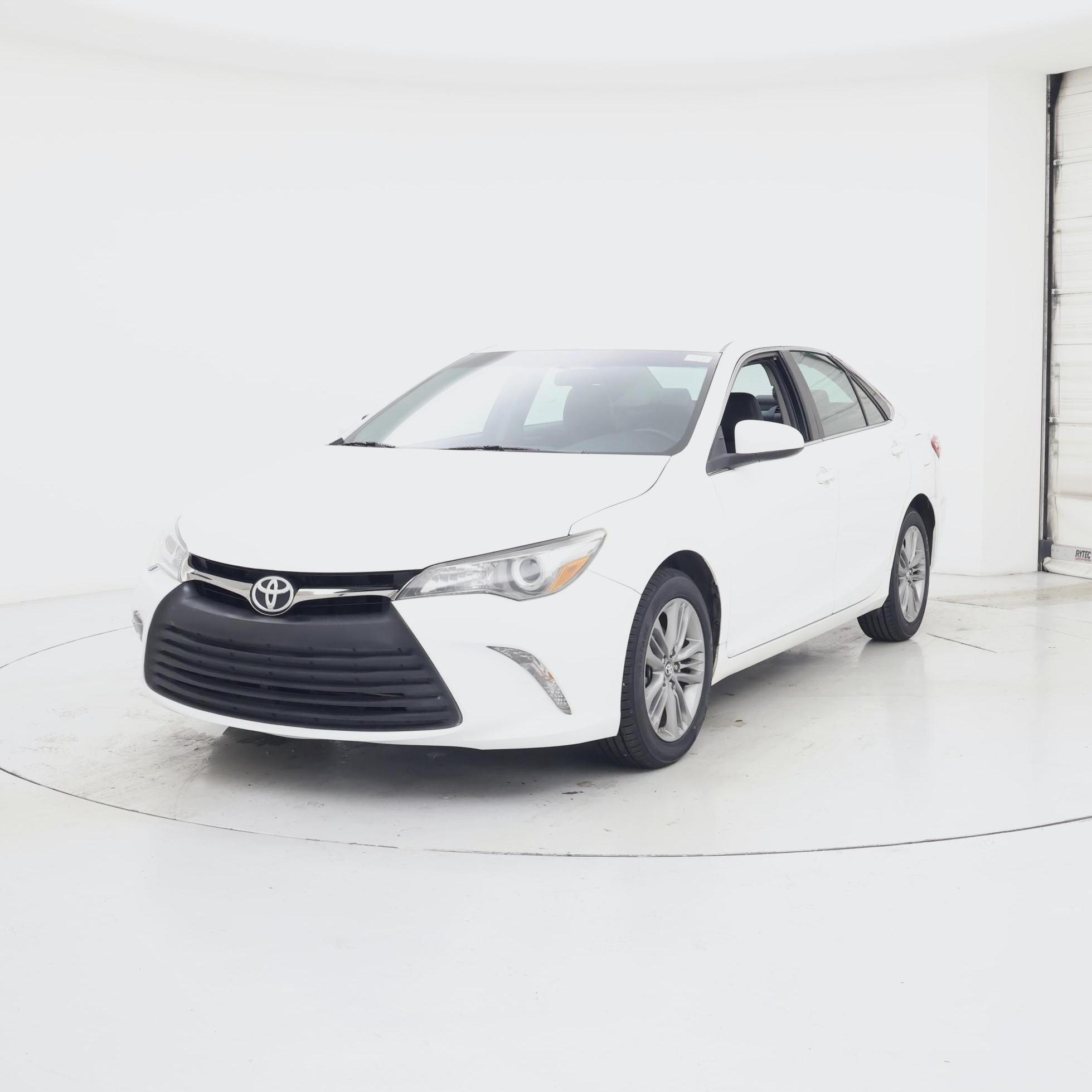 Thumbnail: 2017 Toyota Camry - 4