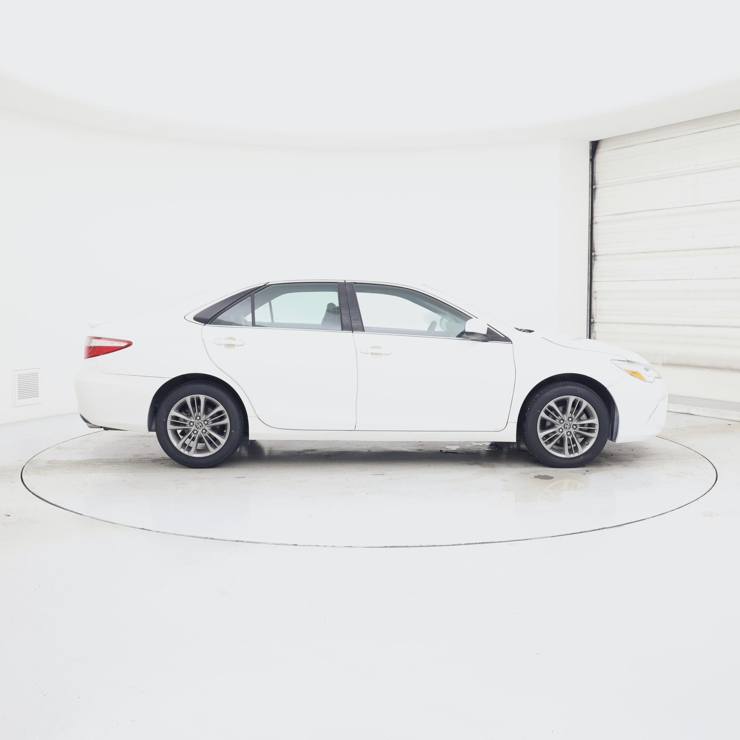 Thumbnail: 2017 Toyota Camry - 7