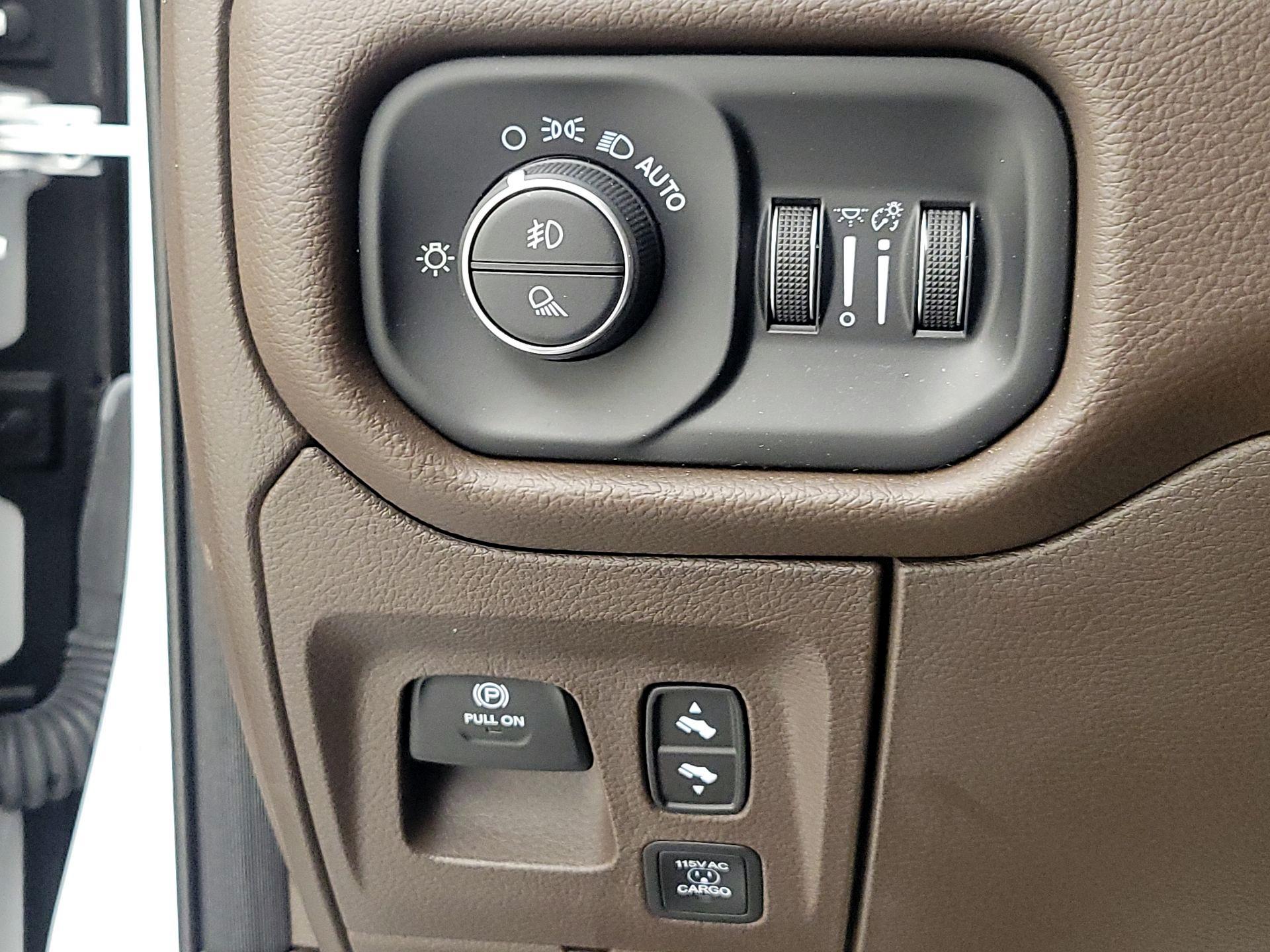 Thumbnail: 2025 RAM 1500 - 13
