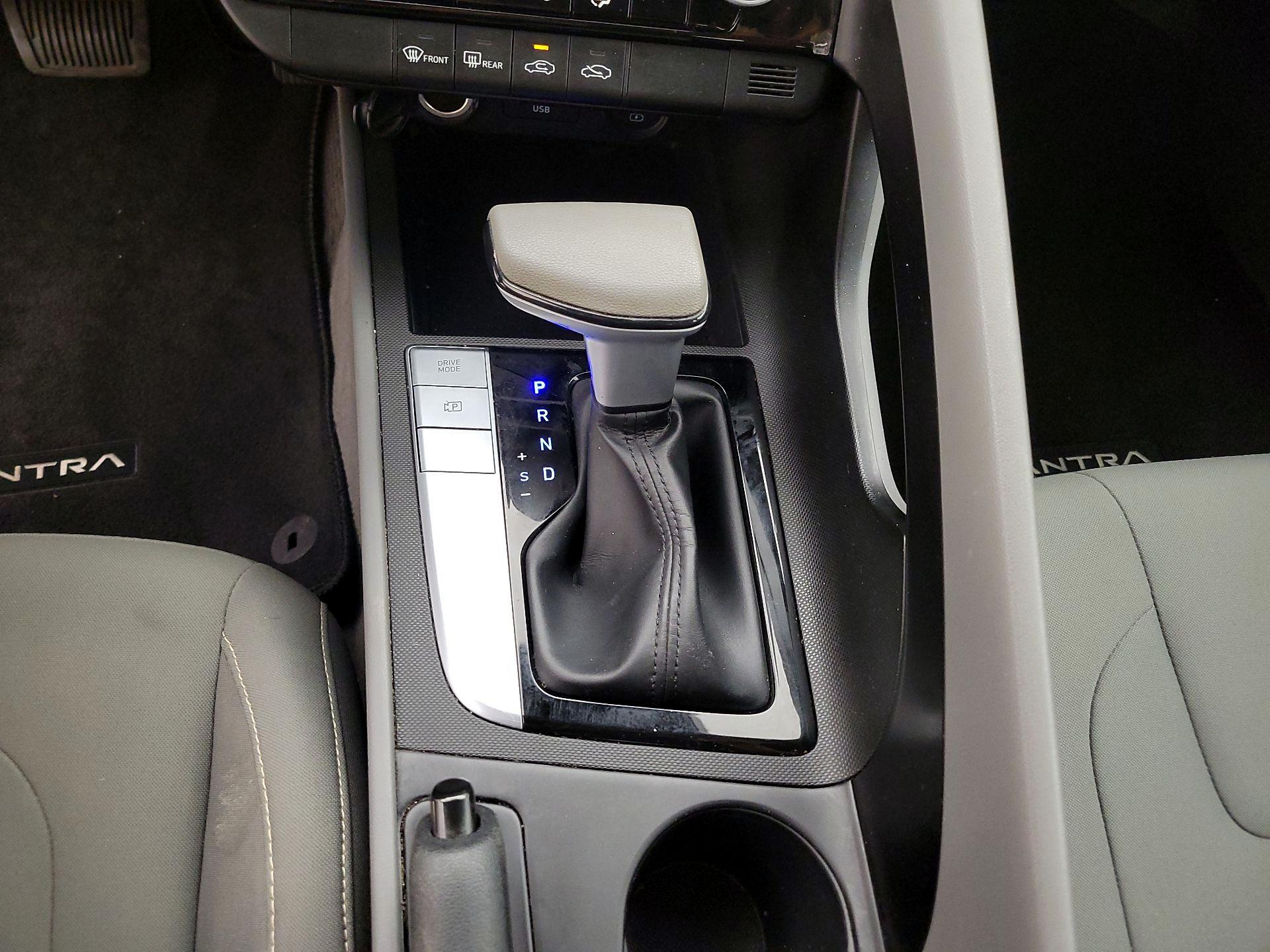 Thumbnail: 2021 Hyundai Elantra - 17