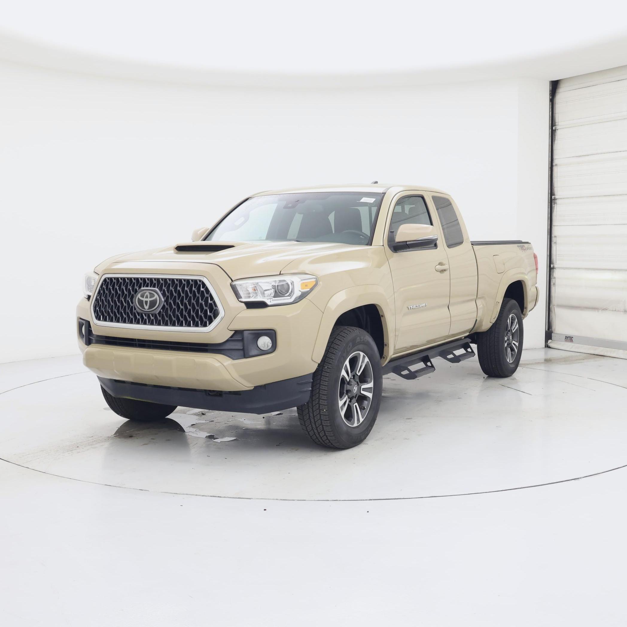 Thumbnail: 2018 Toyota Tacoma - 4