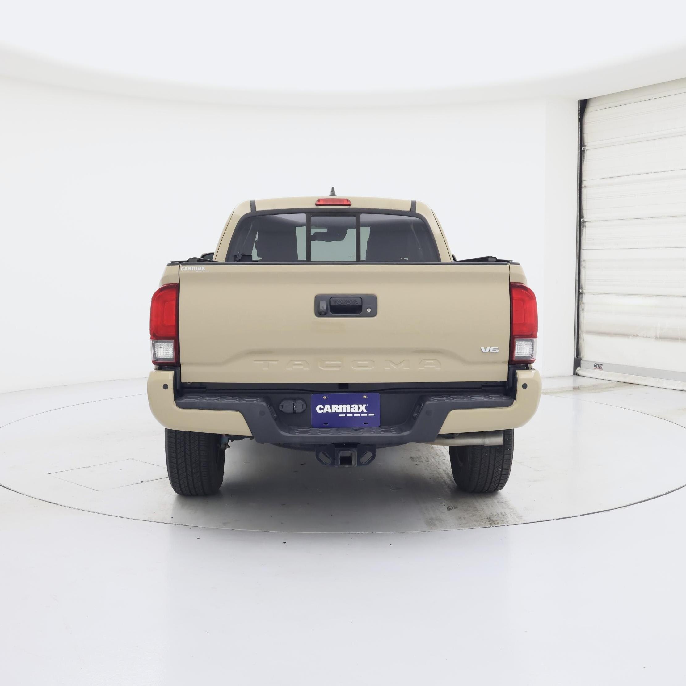Thumbnail: 2018 Toyota Tacoma - 6