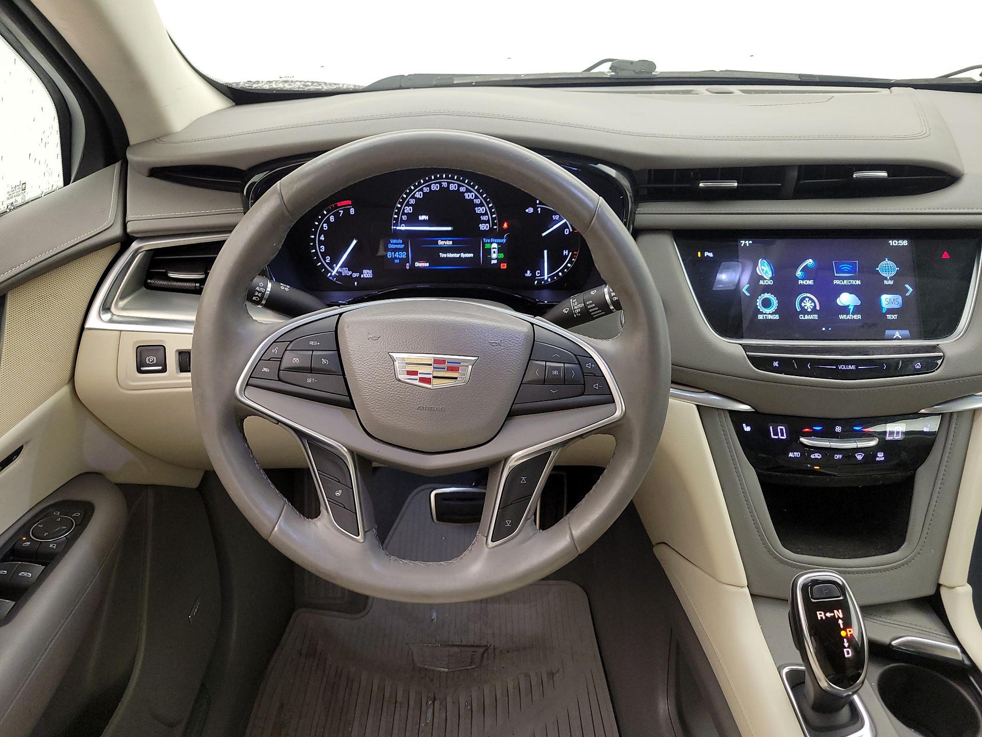 Thumbnail: 2017 Cadillac XT5 - 10