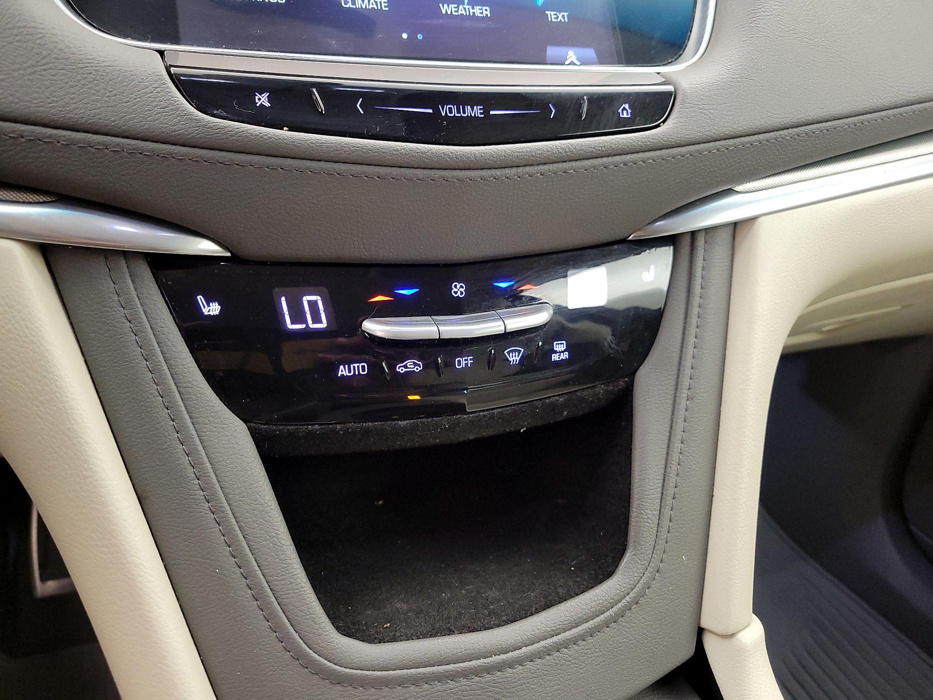 Thumbnail: 2017 Cadillac XT5 - 15