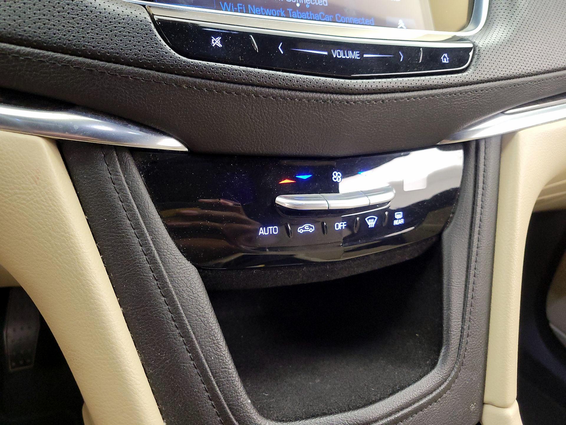 Thumbnail: 2018 Cadillac XT5 - 15