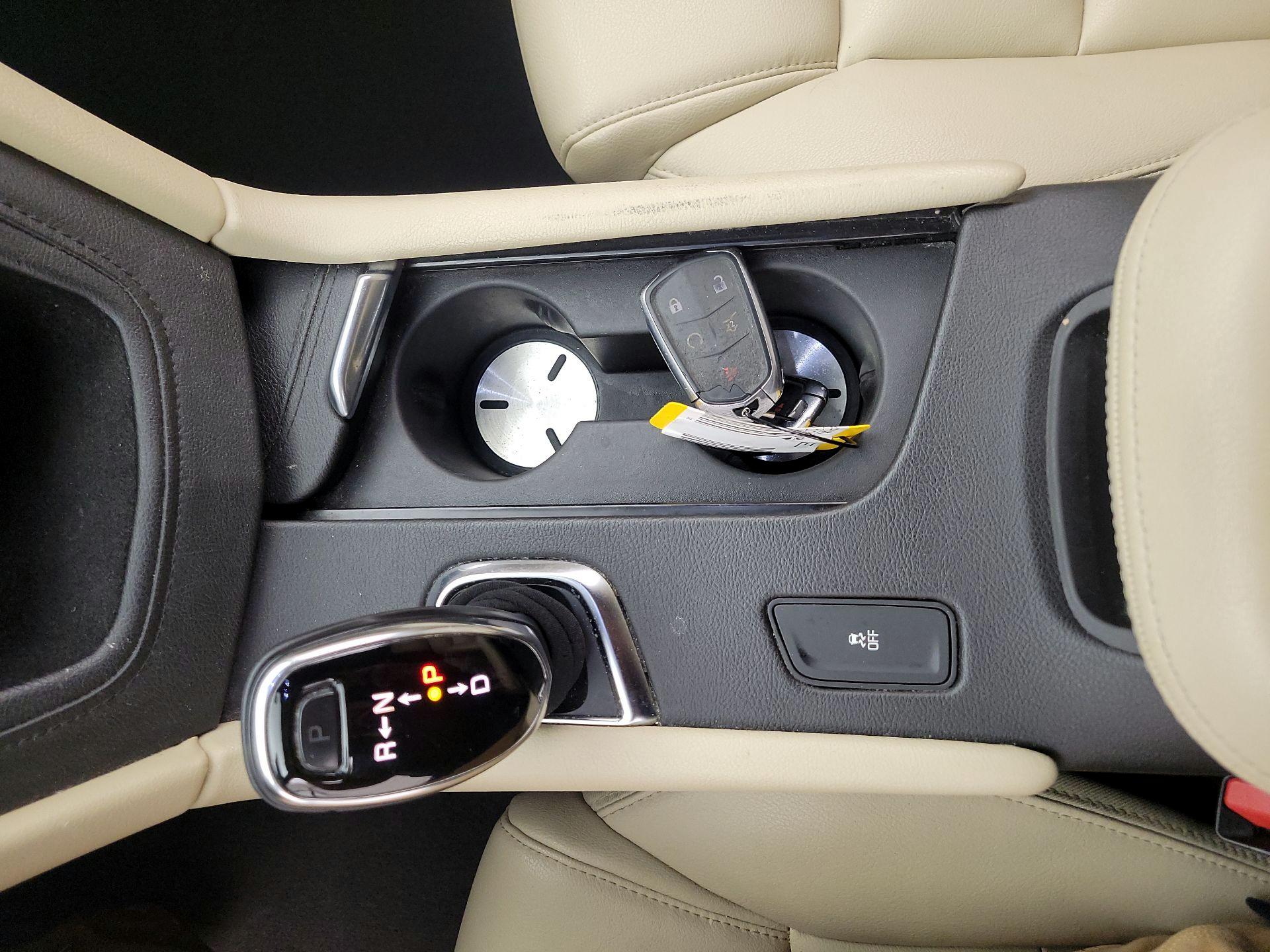 Thumbnail: 2018 Cadillac XT5 - 16