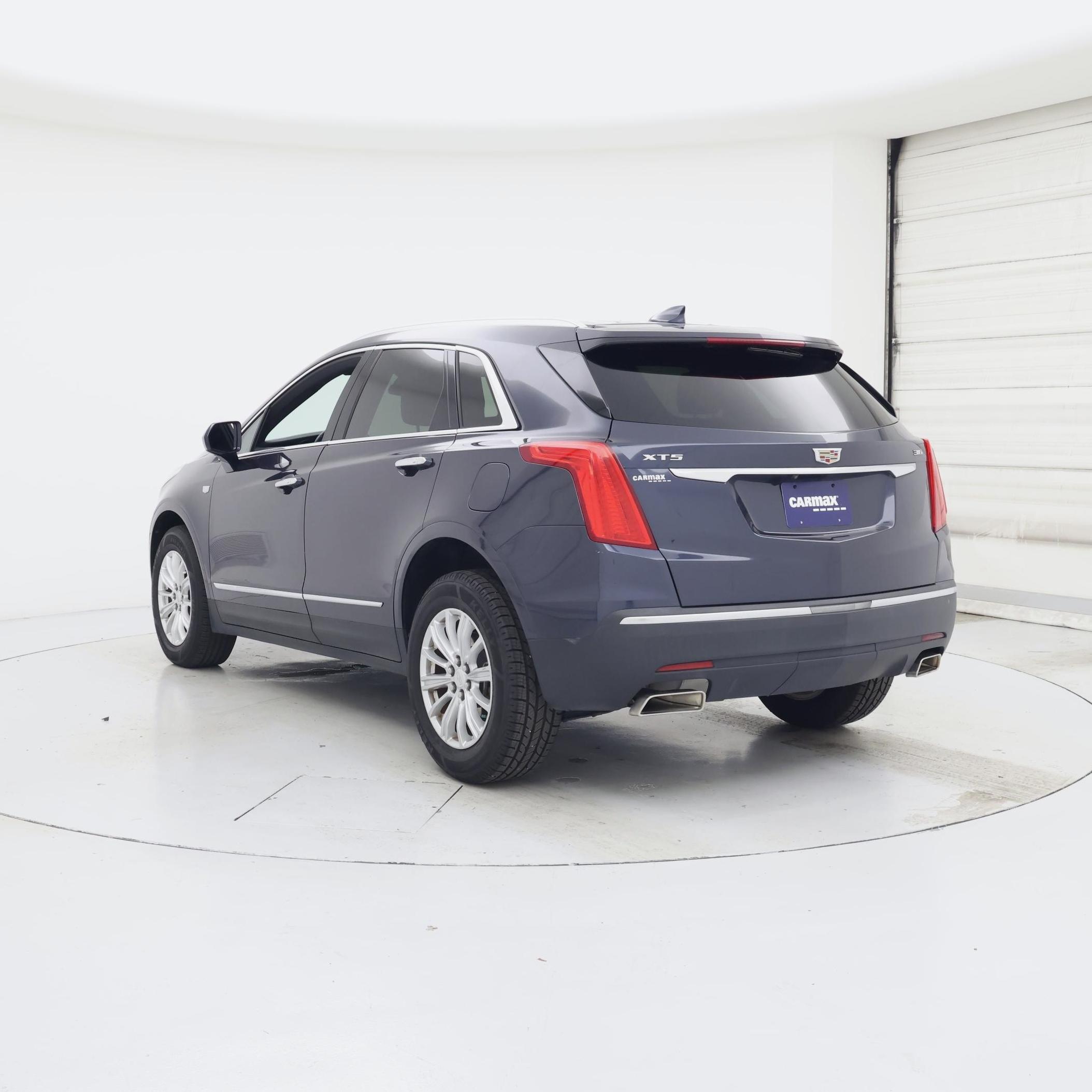 Thumbnail: 2018 Cadillac XT5 - 2