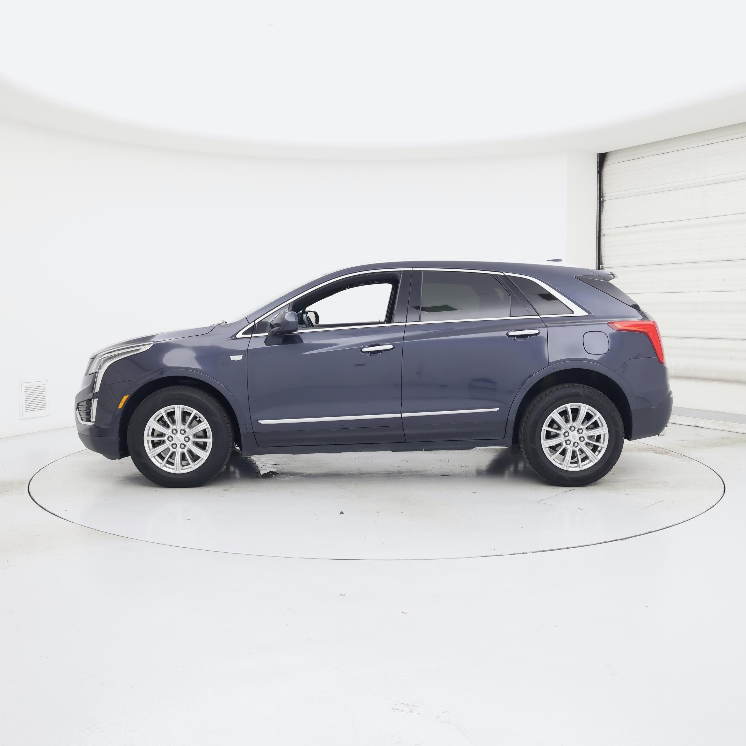 Thumbnail: 2018 Cadillac XT5 - 3