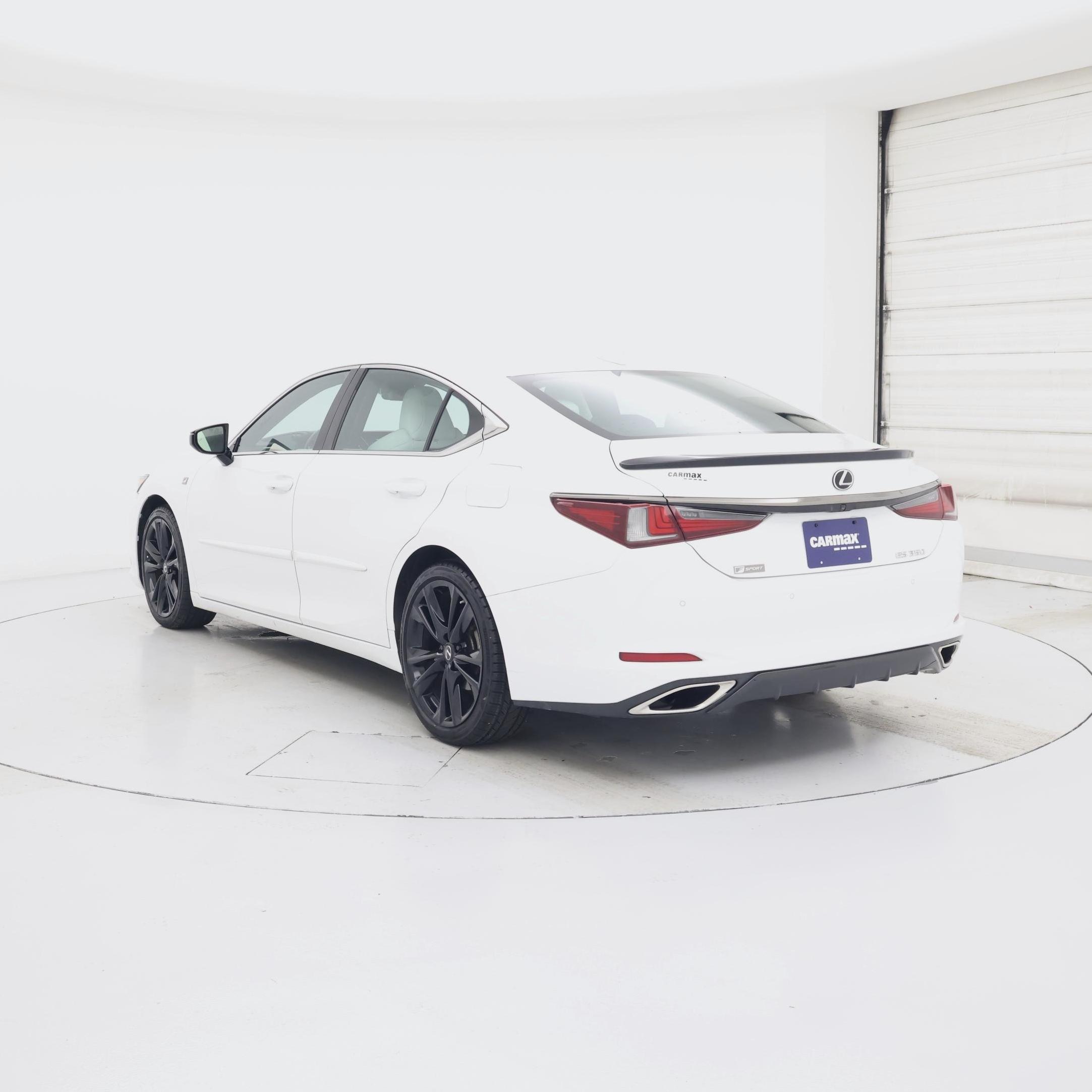 Thumbnail: 2021 Lexus ES - 2