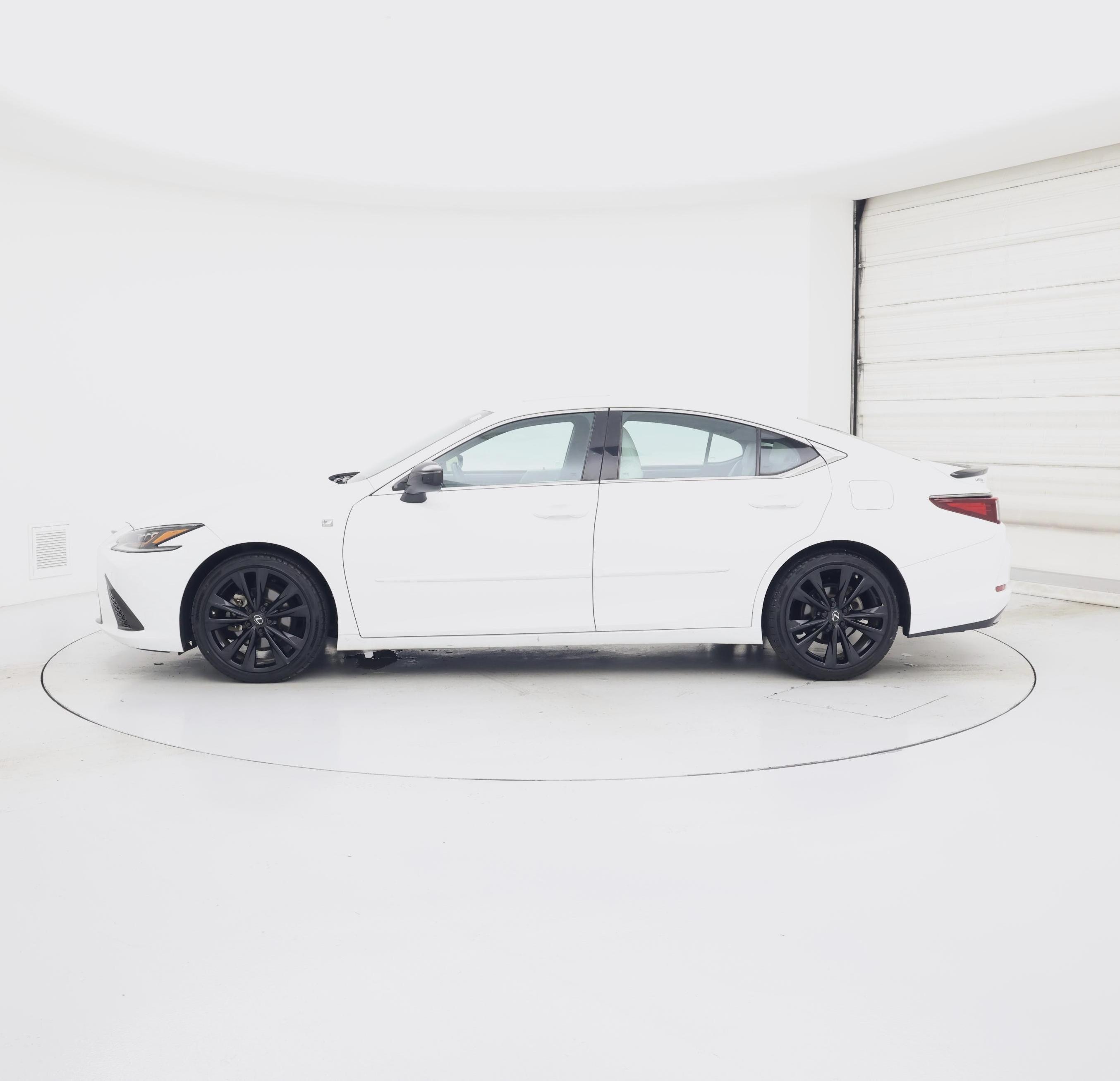 Thumbnail: 2021 Lexus ES - 3