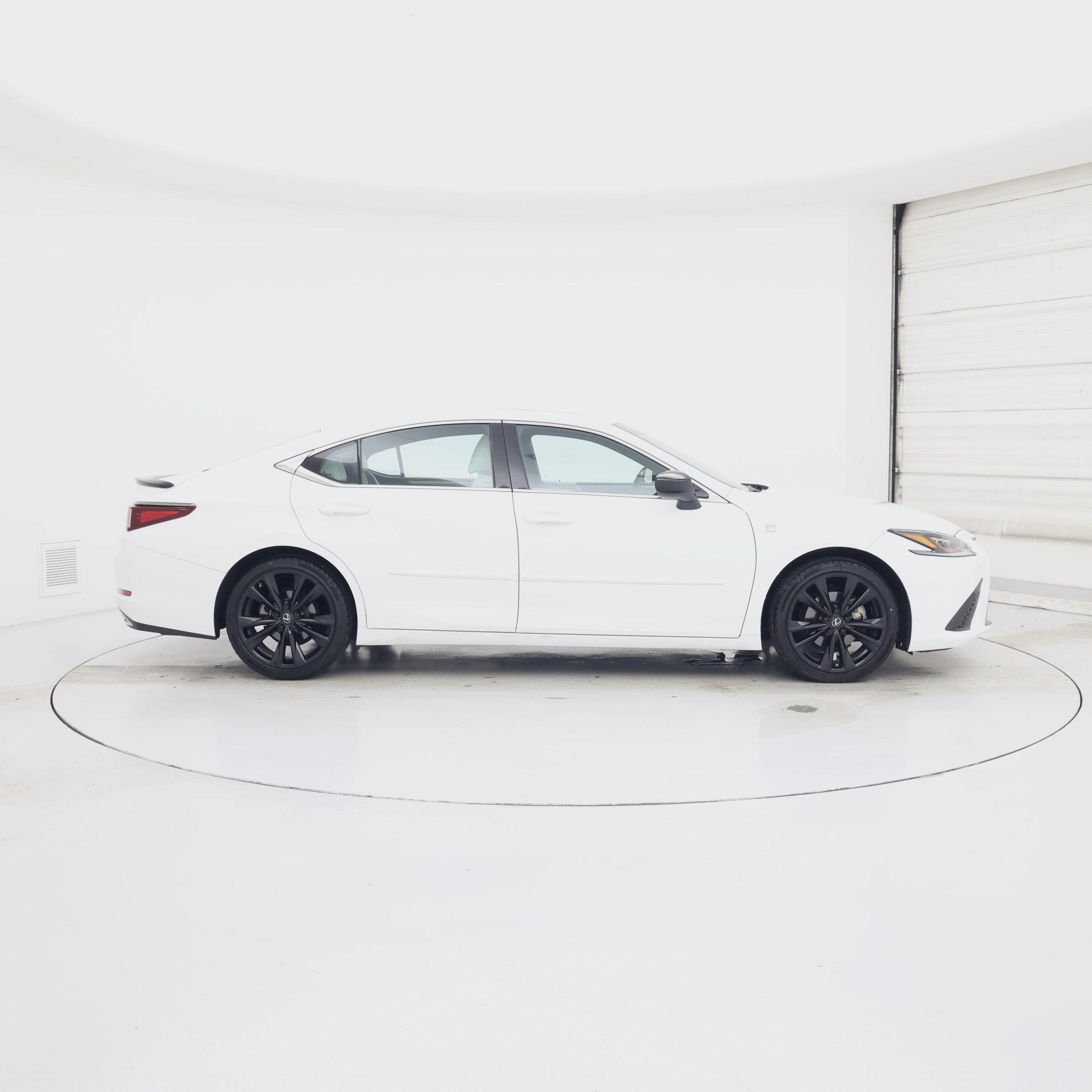 Thumbnail: 2021 Lexus ES - 7