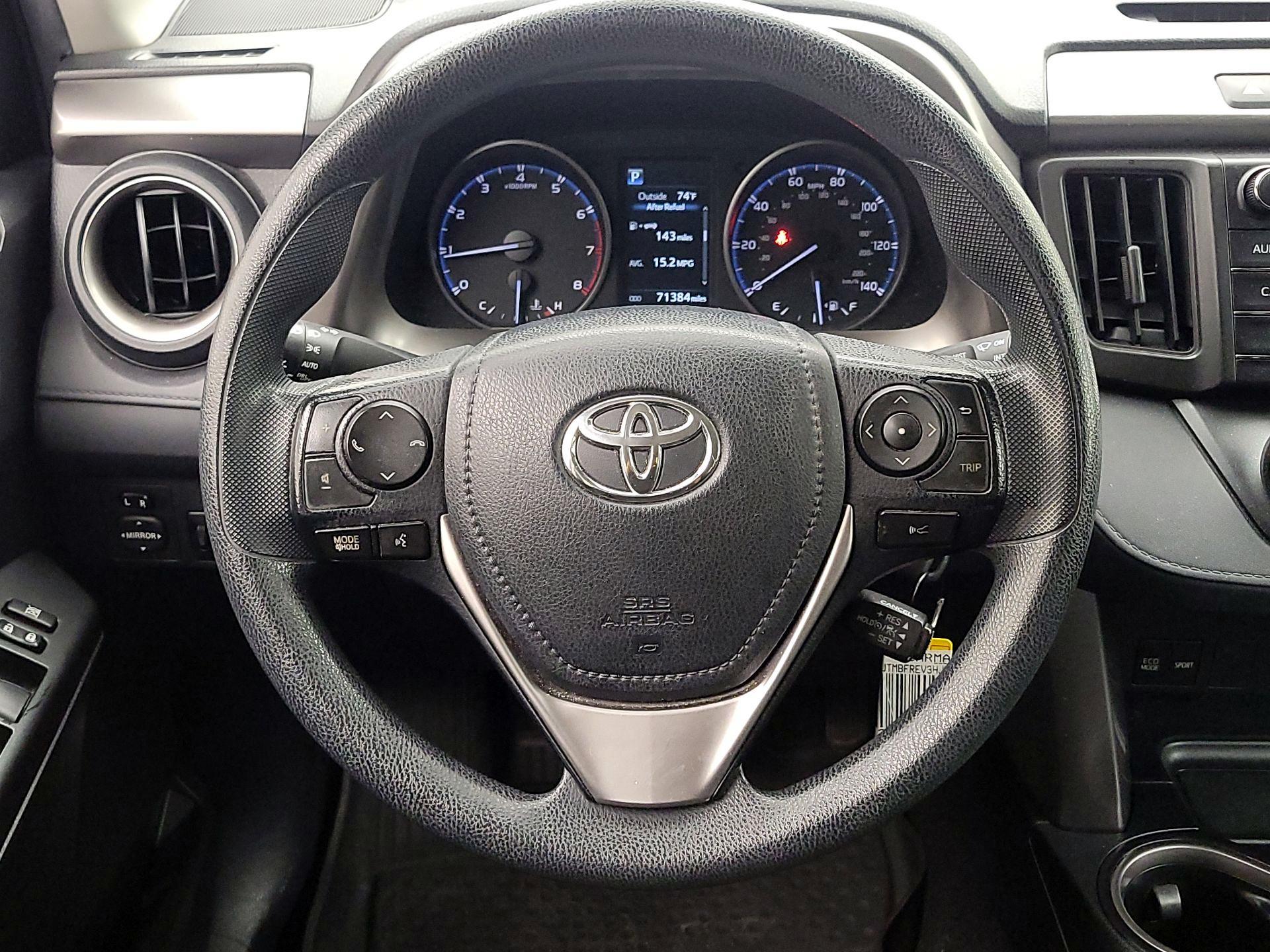 Thumbnail: 2017 Toyota RAV4 - 10
