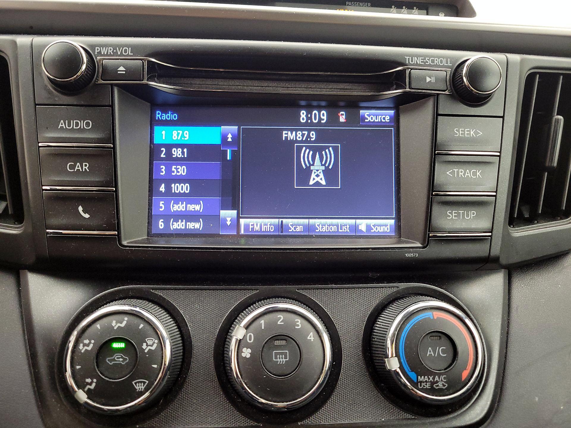 Thumbnail: 2017 Toyota RAV4 - 15