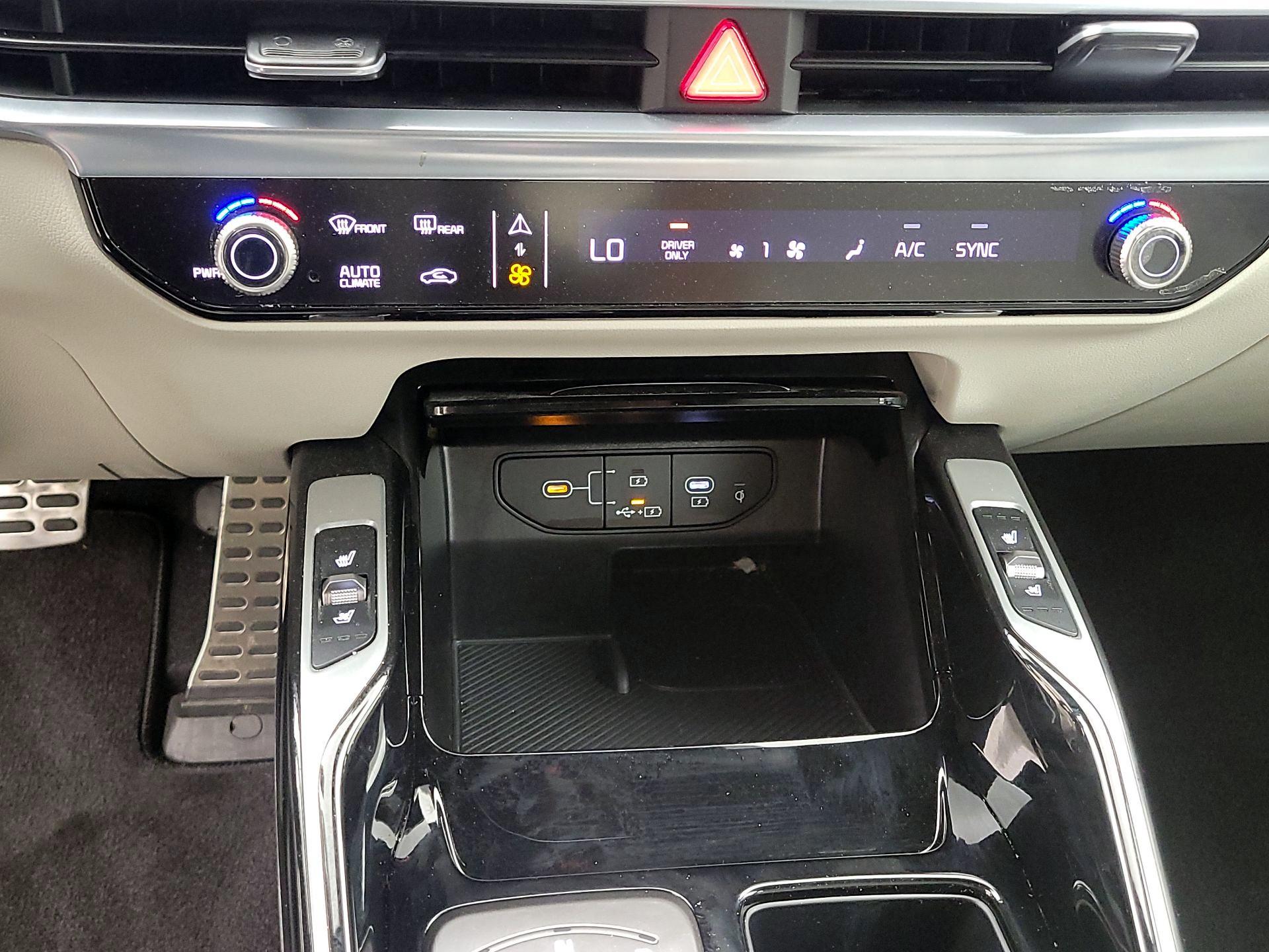 Thumbnail: 2025 Kia Sorento - 17