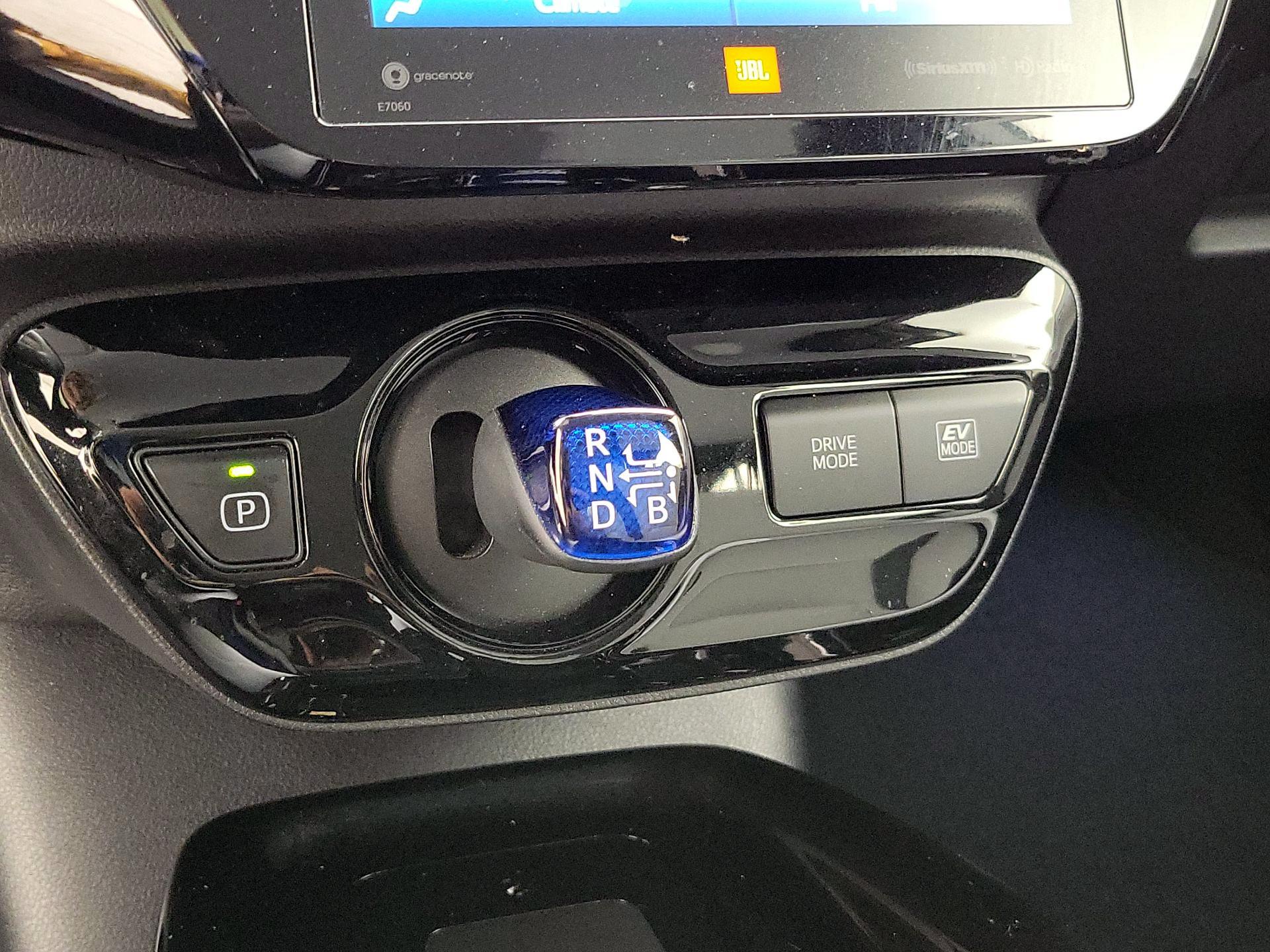 Thumbnail: 2020 Toyota Prius - 17