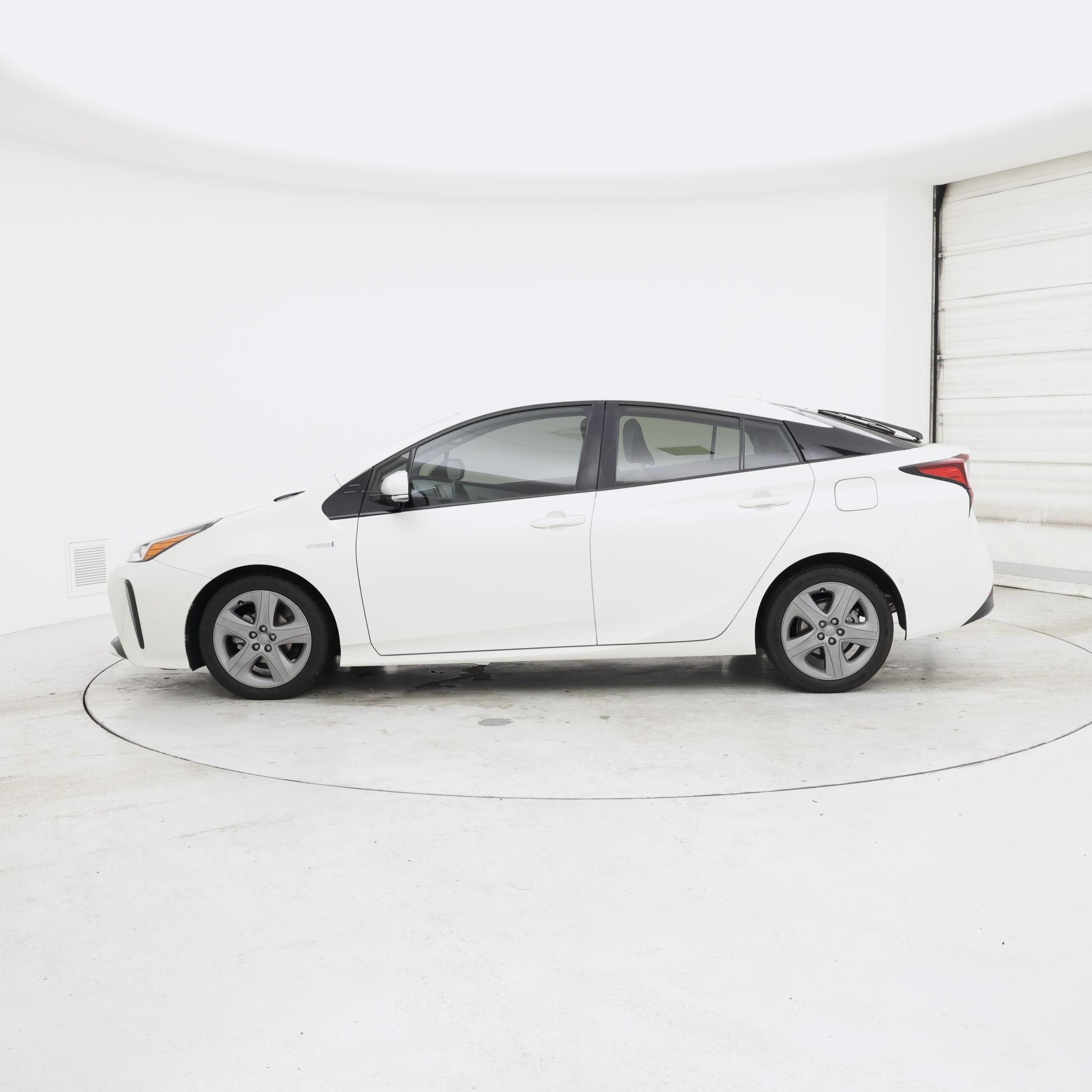 Thumbnail: 2020 Toyota Prius - 3