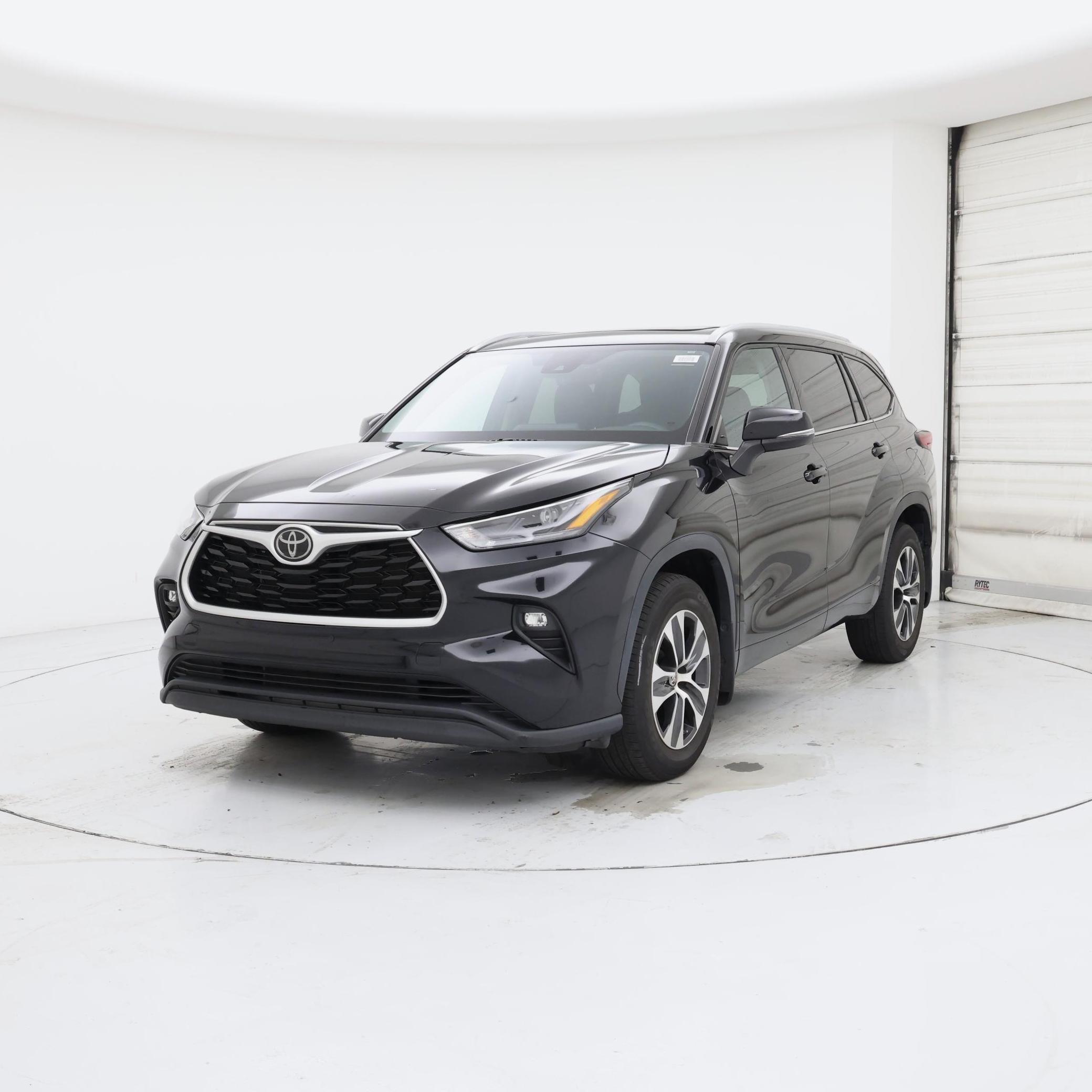 Thumbnail: 2022 Toyota Highlander - 4