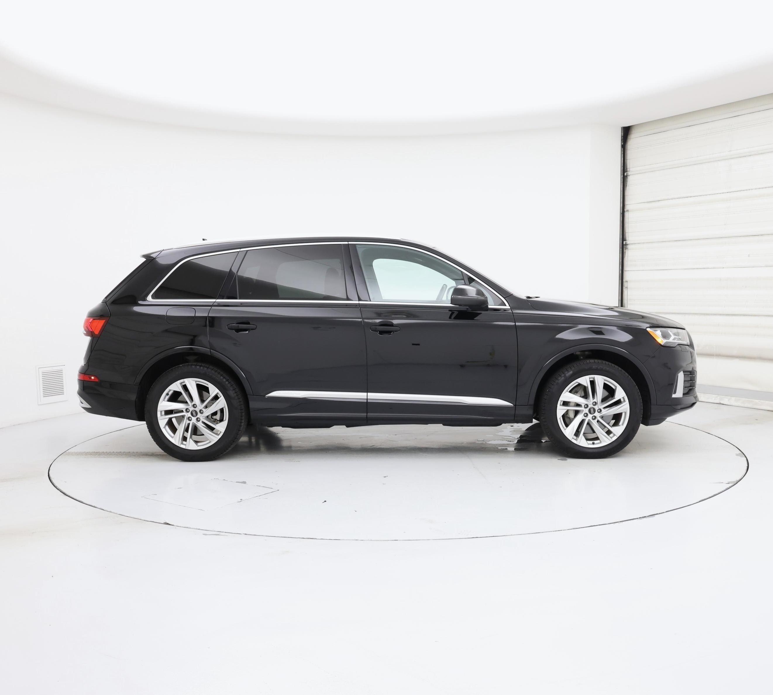 Thumbnail: 2021 Audi Q7 - 7