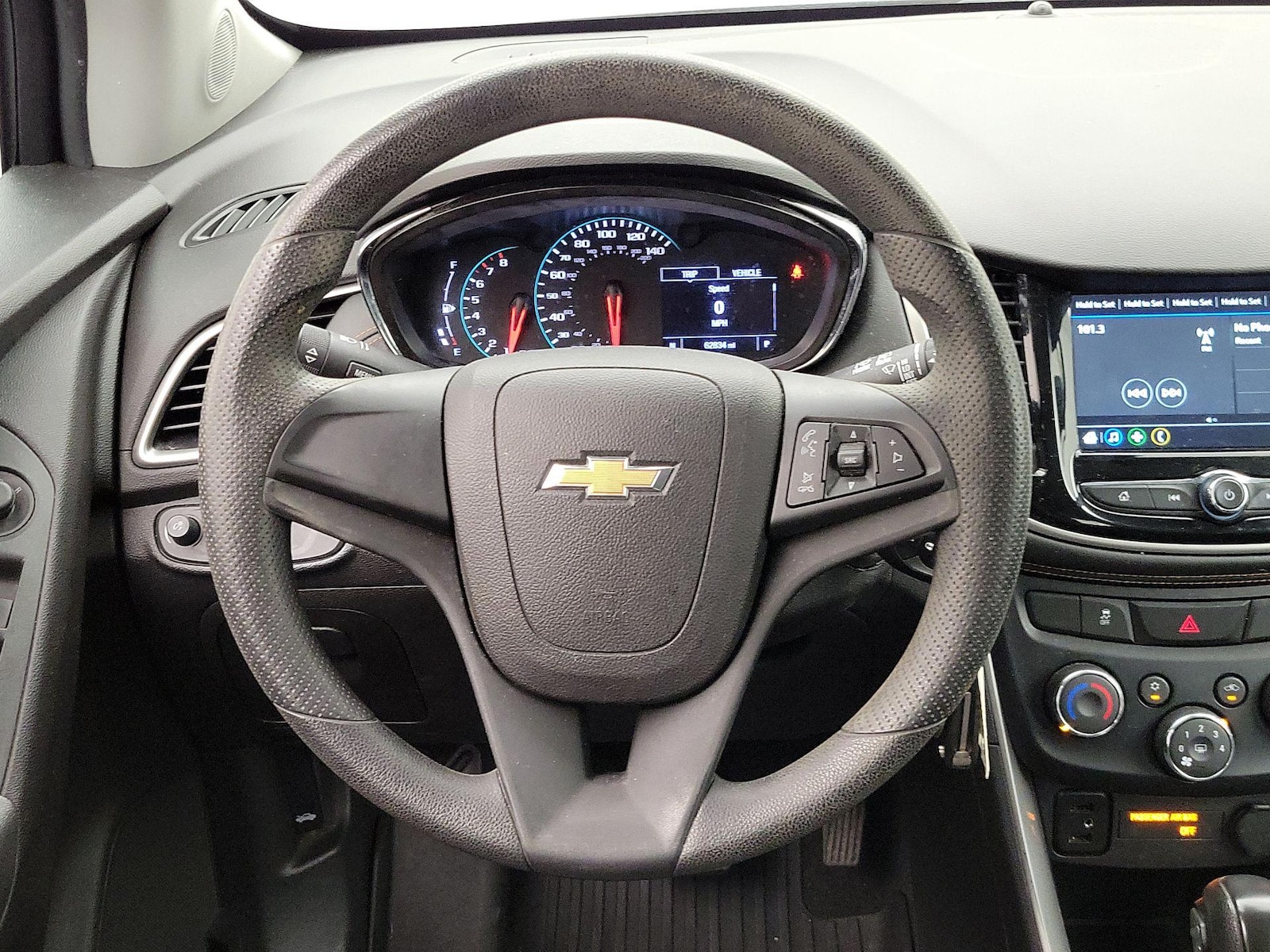 2019 Chevrolet Trax LS - Photo 11