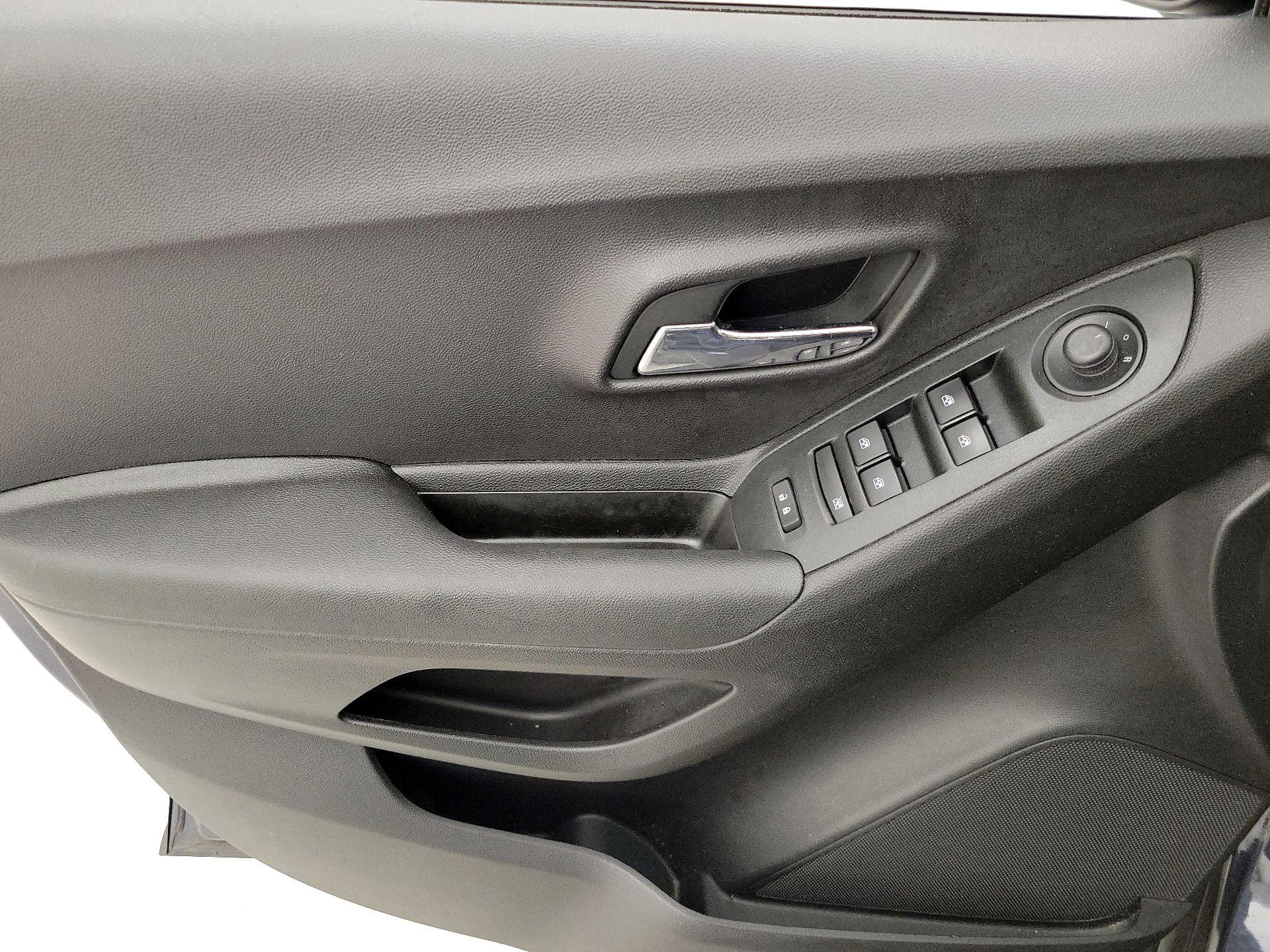 Thumbnail: 2019 Chevrolet Trax - 12