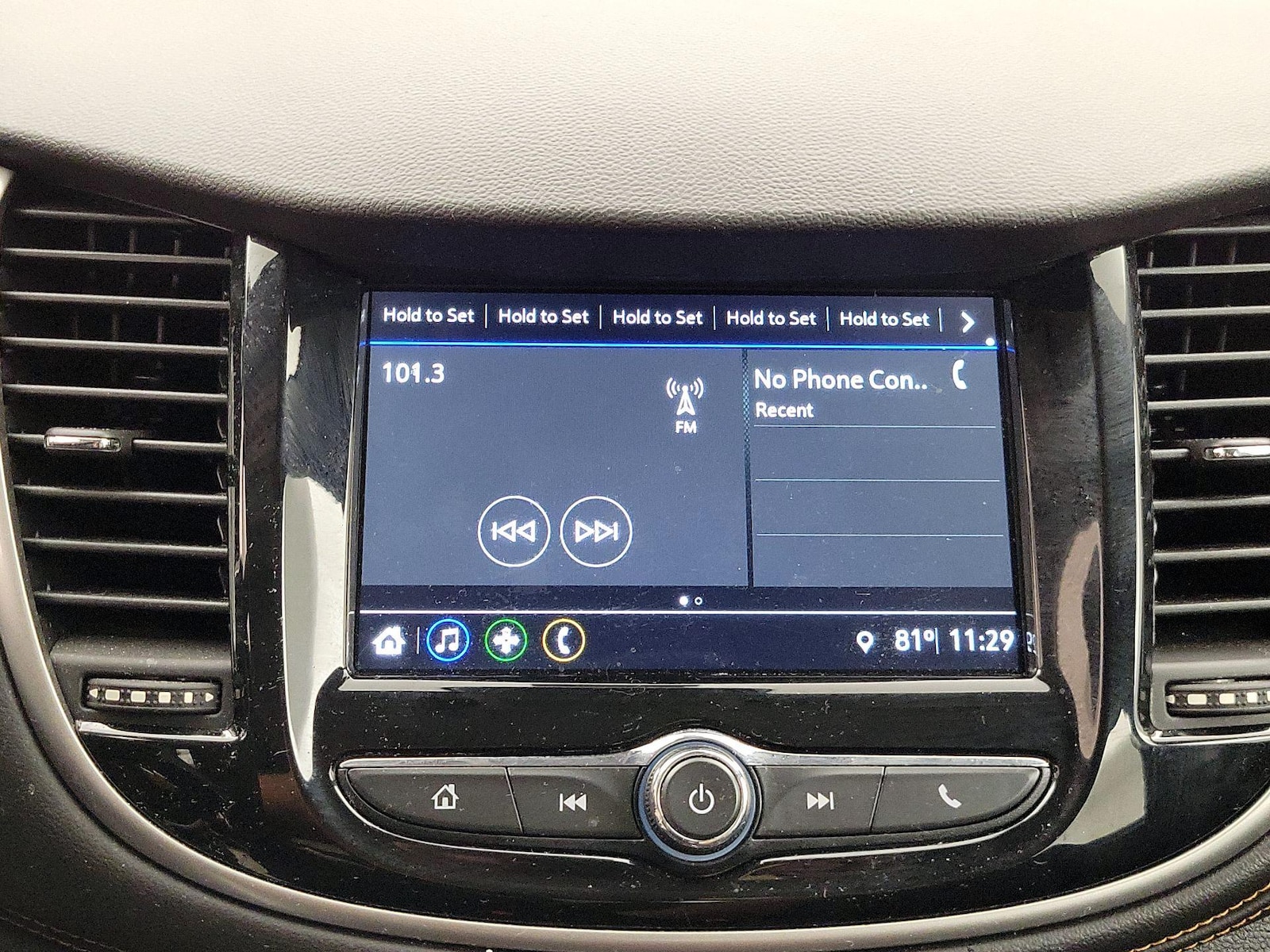 2019 Chevrolet Trax LS - Photo 16
