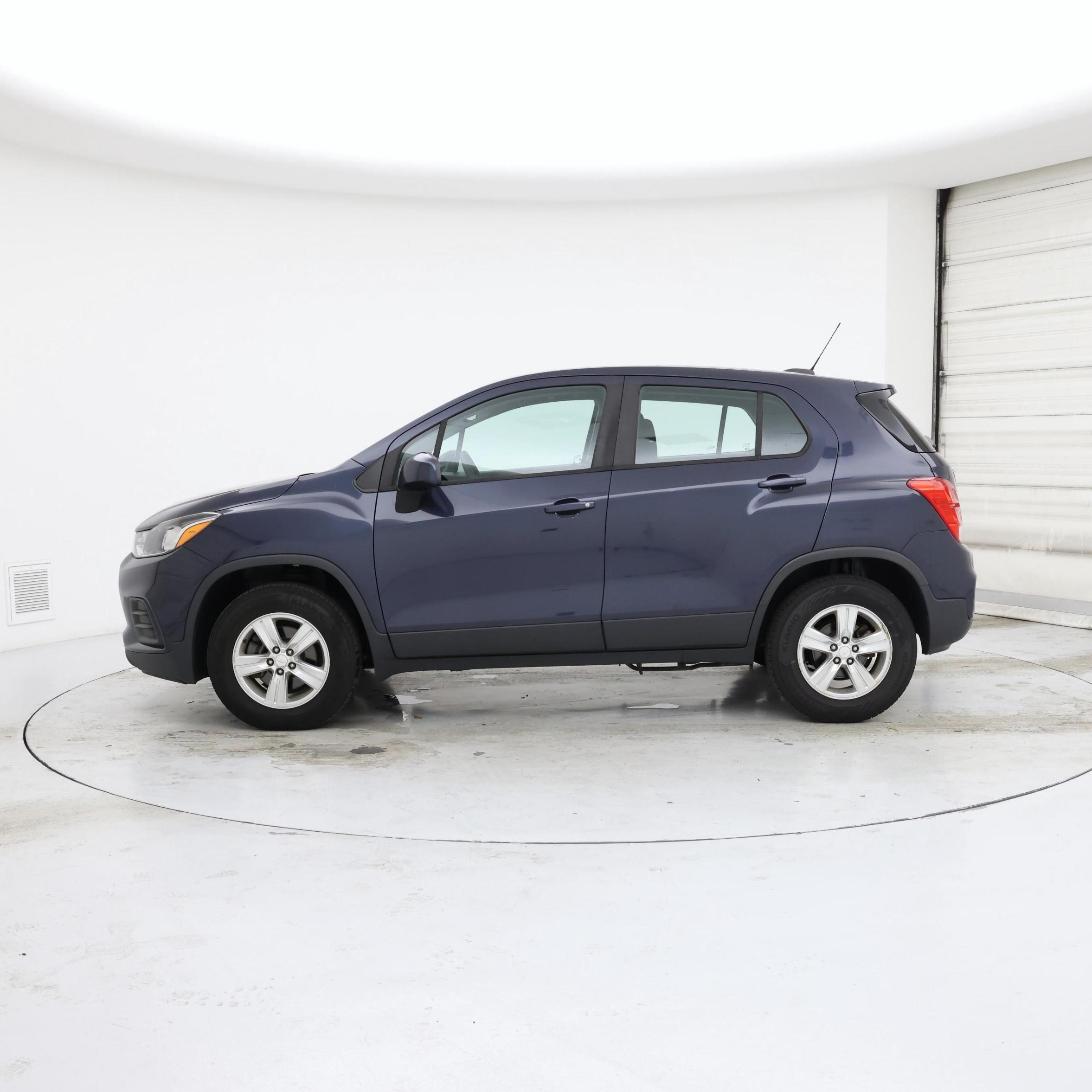 Thumbnail: 2019 Chevrolet Trax - 3